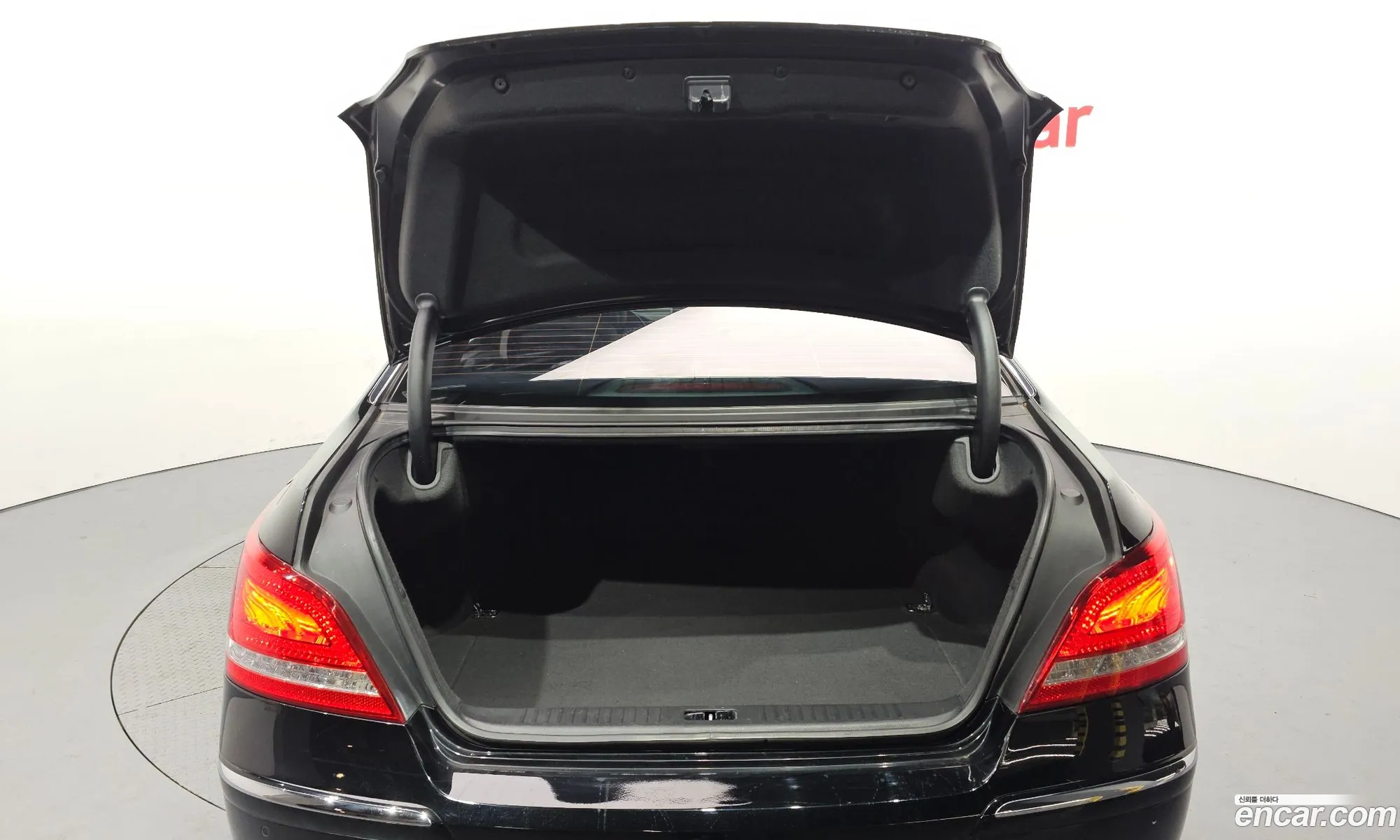 Hyundai Equus 2010 — 14