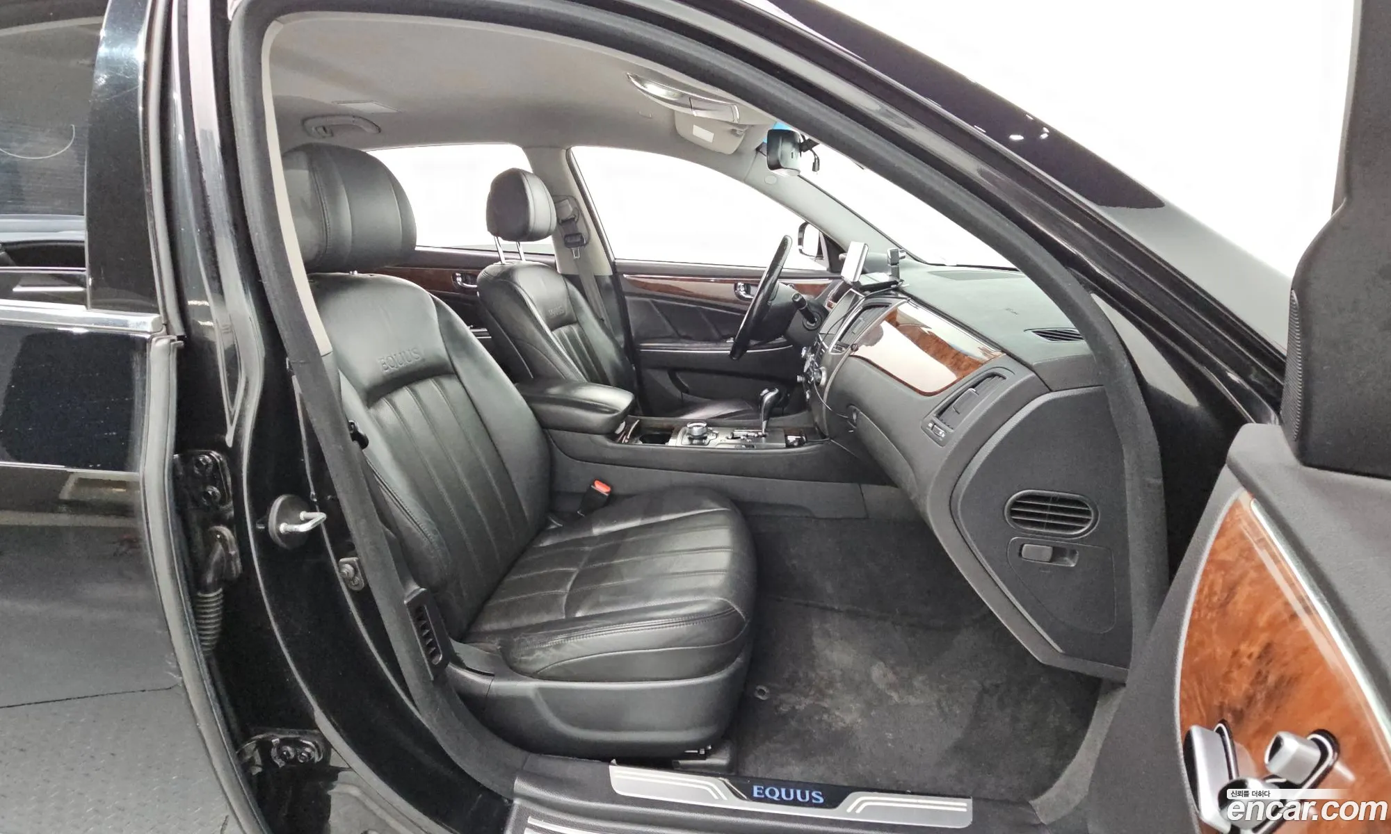 Hyundai Equus 2010 — 7