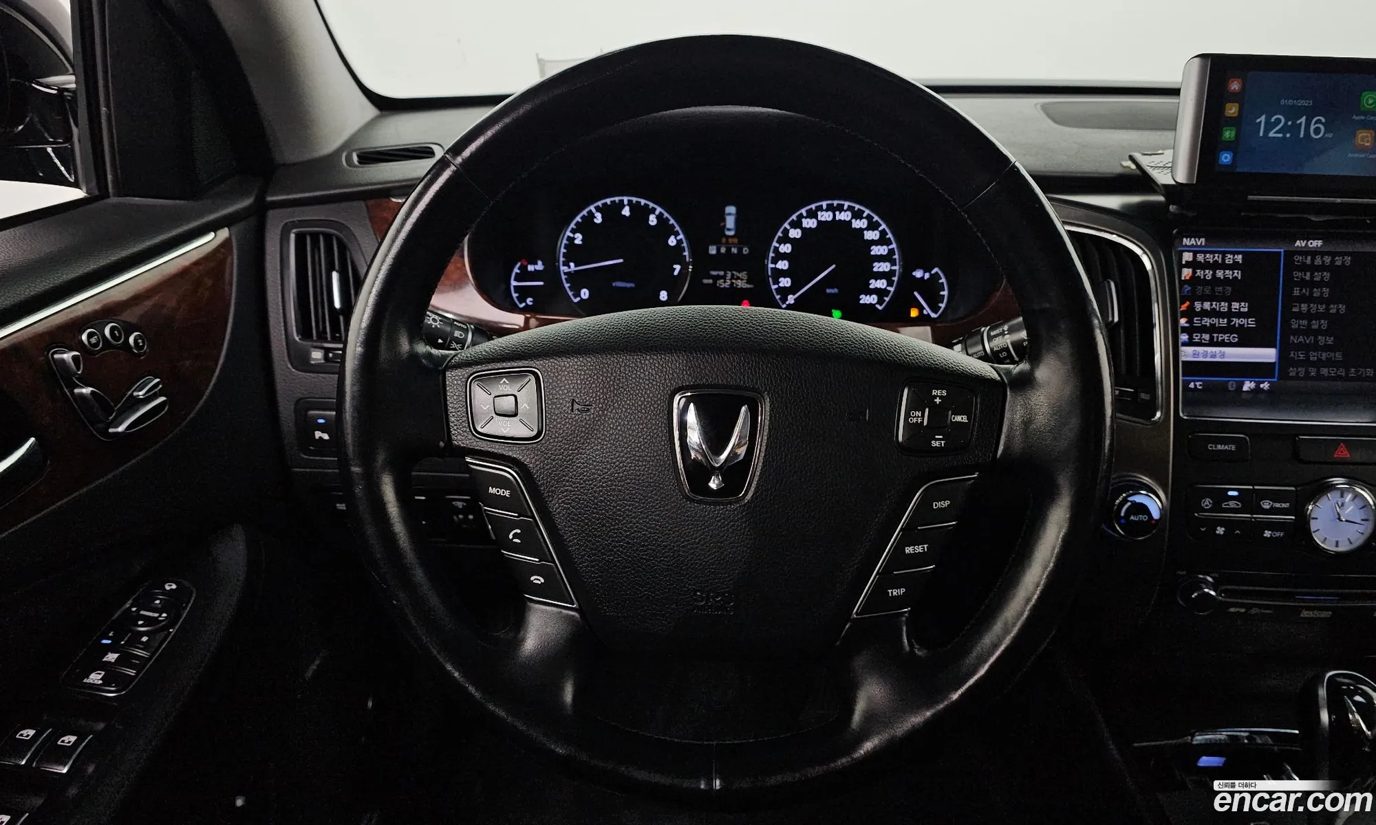 Hyundai Equus 2010 — 12