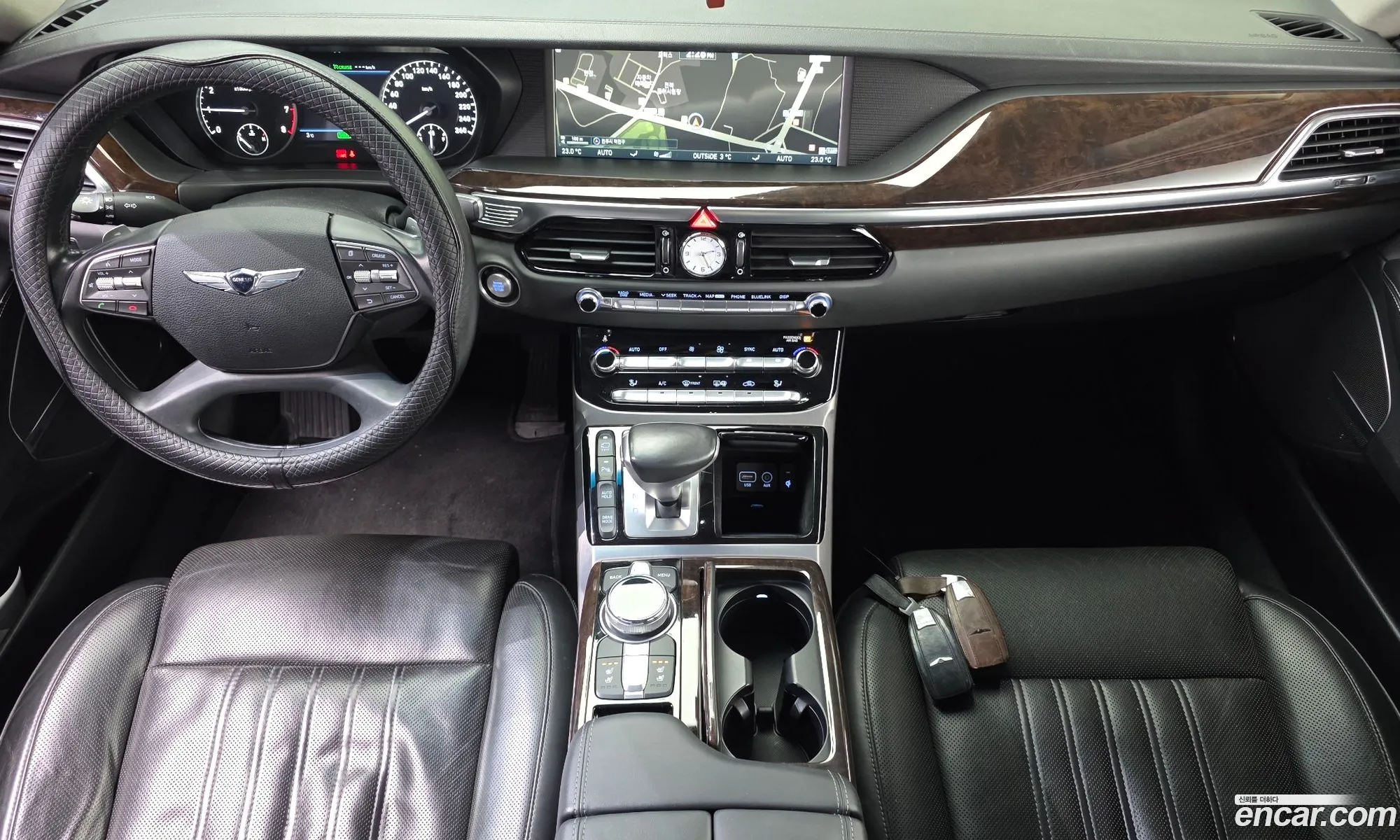 Genesis EQ900 2016 — 14