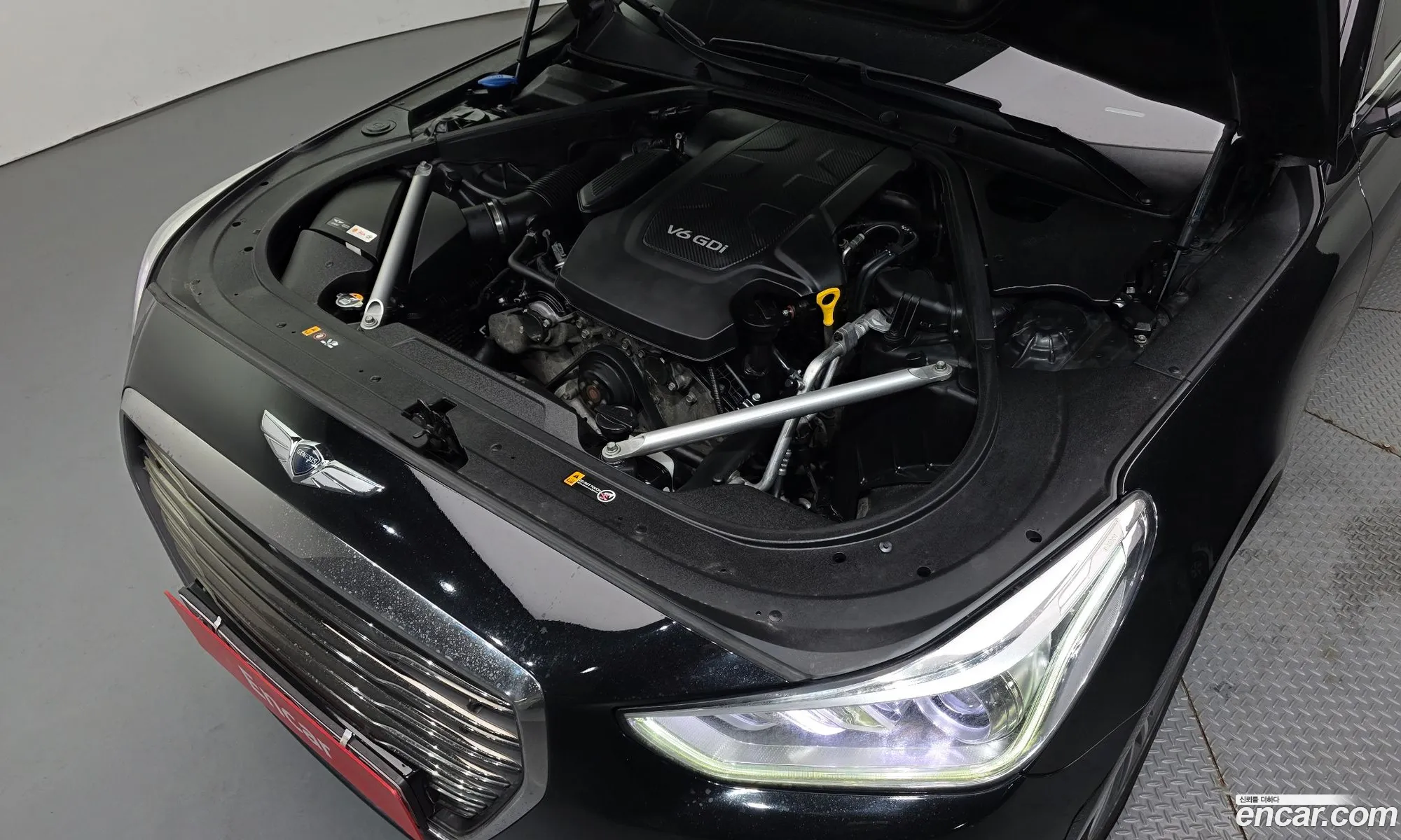 Genesis EQ900 2016 — 13