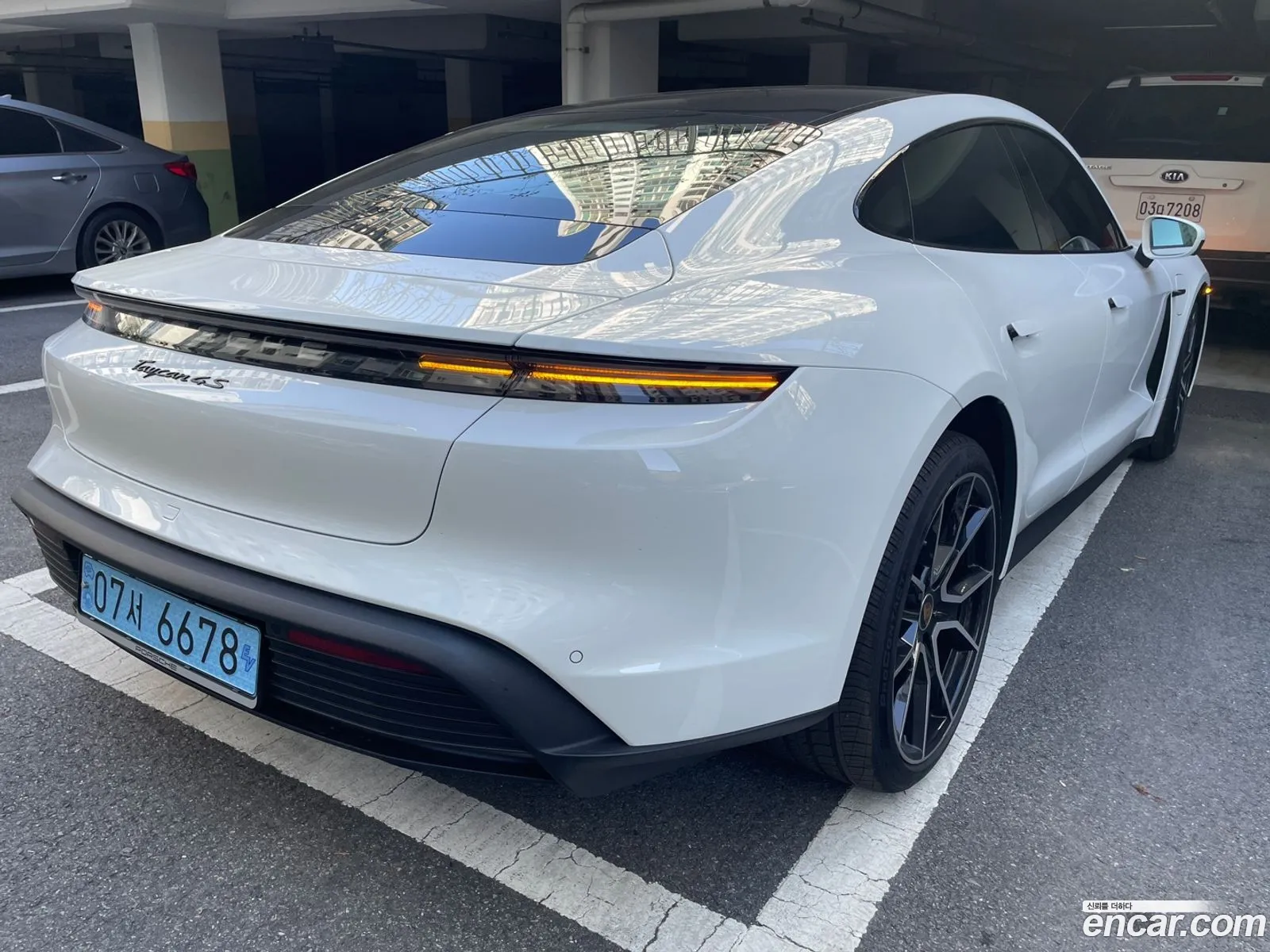 Porsche Taycan 2023 — 10