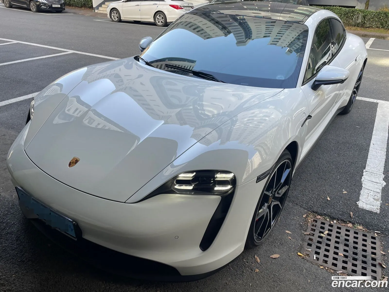 Porsche Taycan 2023 — 16