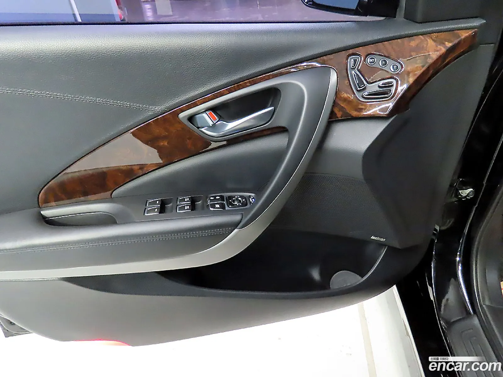 Hyundai Aslan 2015 — 10