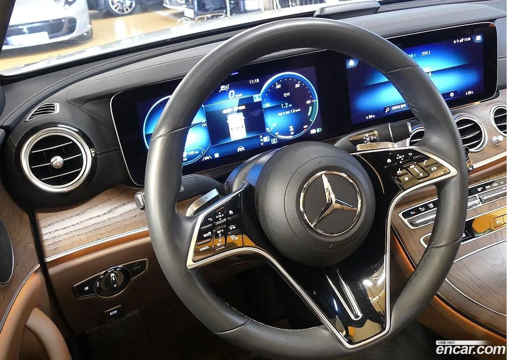 Mercedes-Benz E-Class W213 2023 — 19