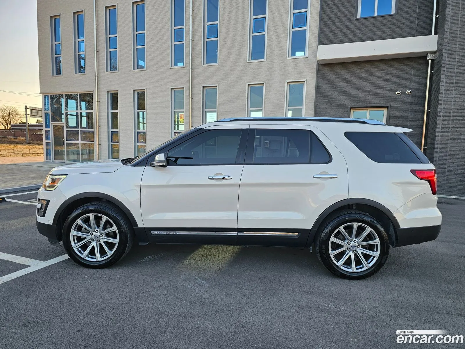 Ford Explorer 2015 — 17
