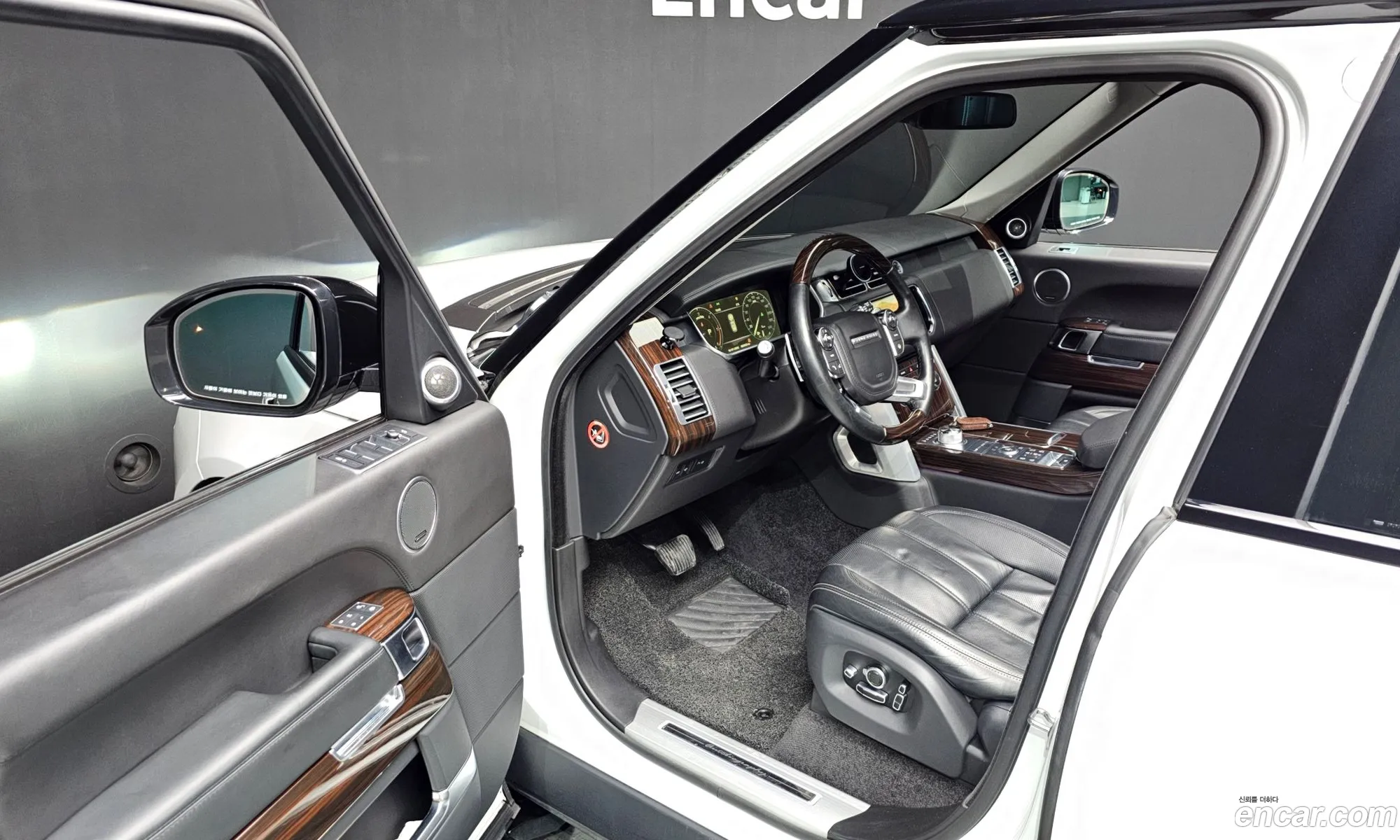 Land Rover Range Rover 2016 SALGA3JF3GA276721 — 5