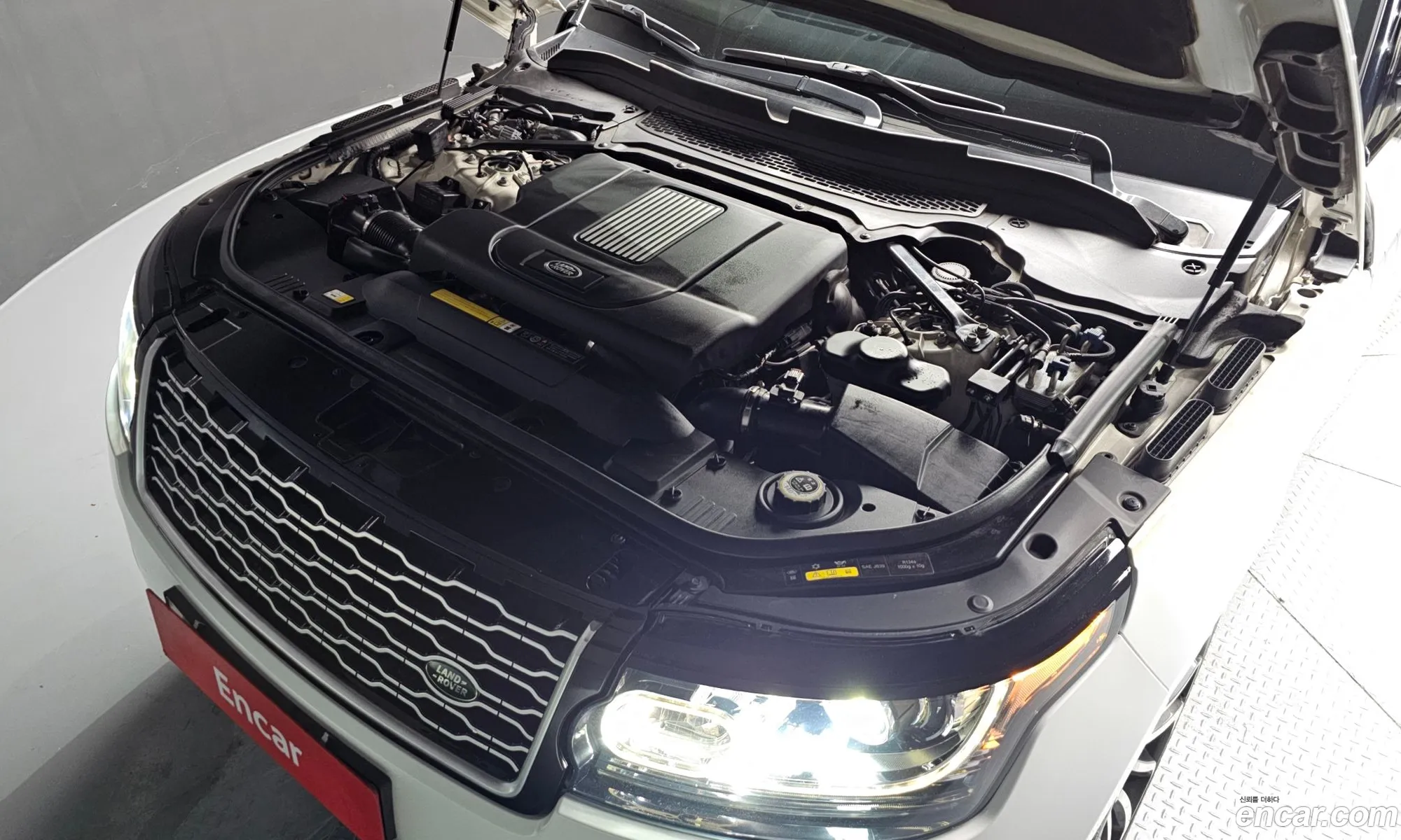Land Rover Range Rover 2016 SALGA3JF3GA276721 — 18