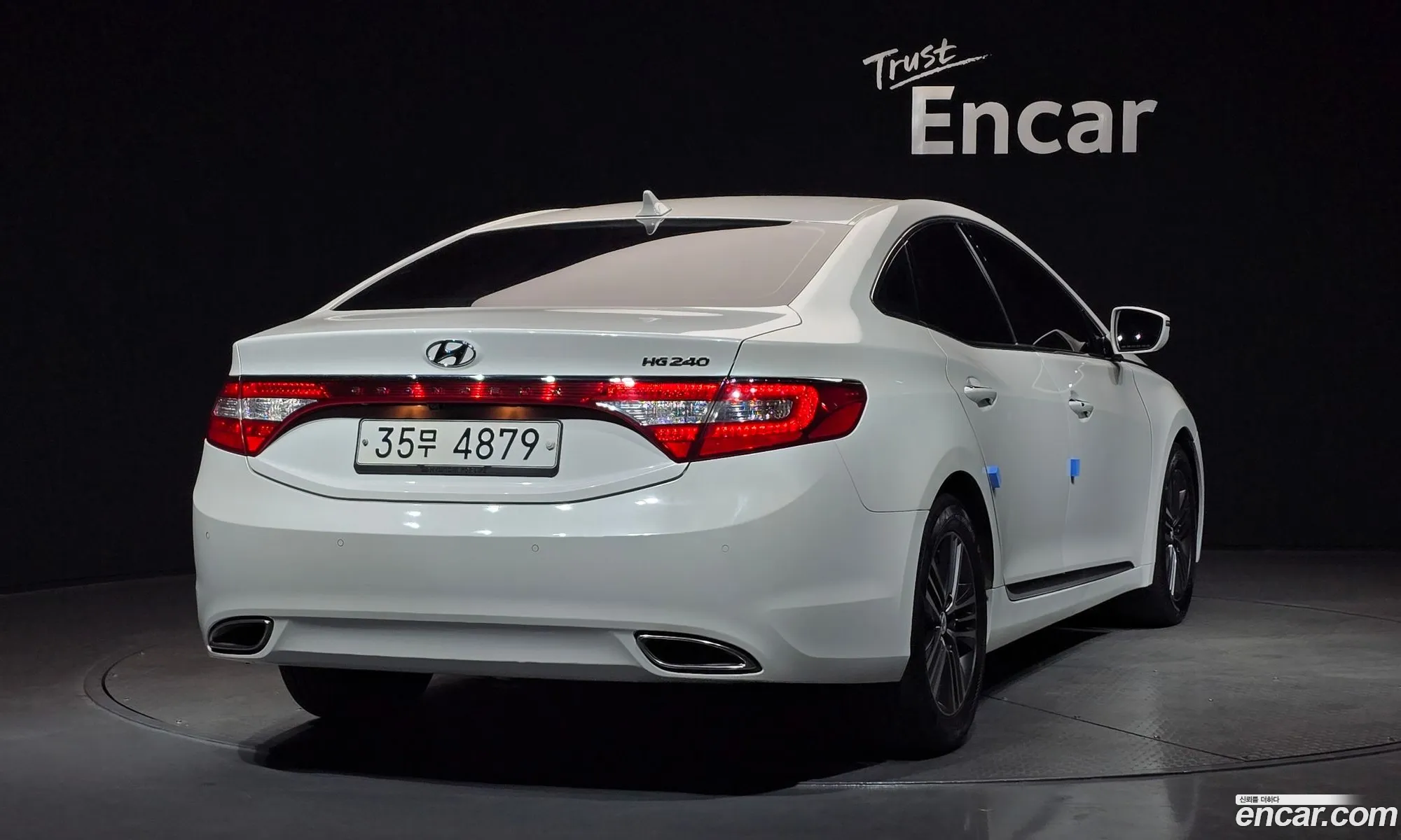 Hyundai Grandeur HG 2013 — 17