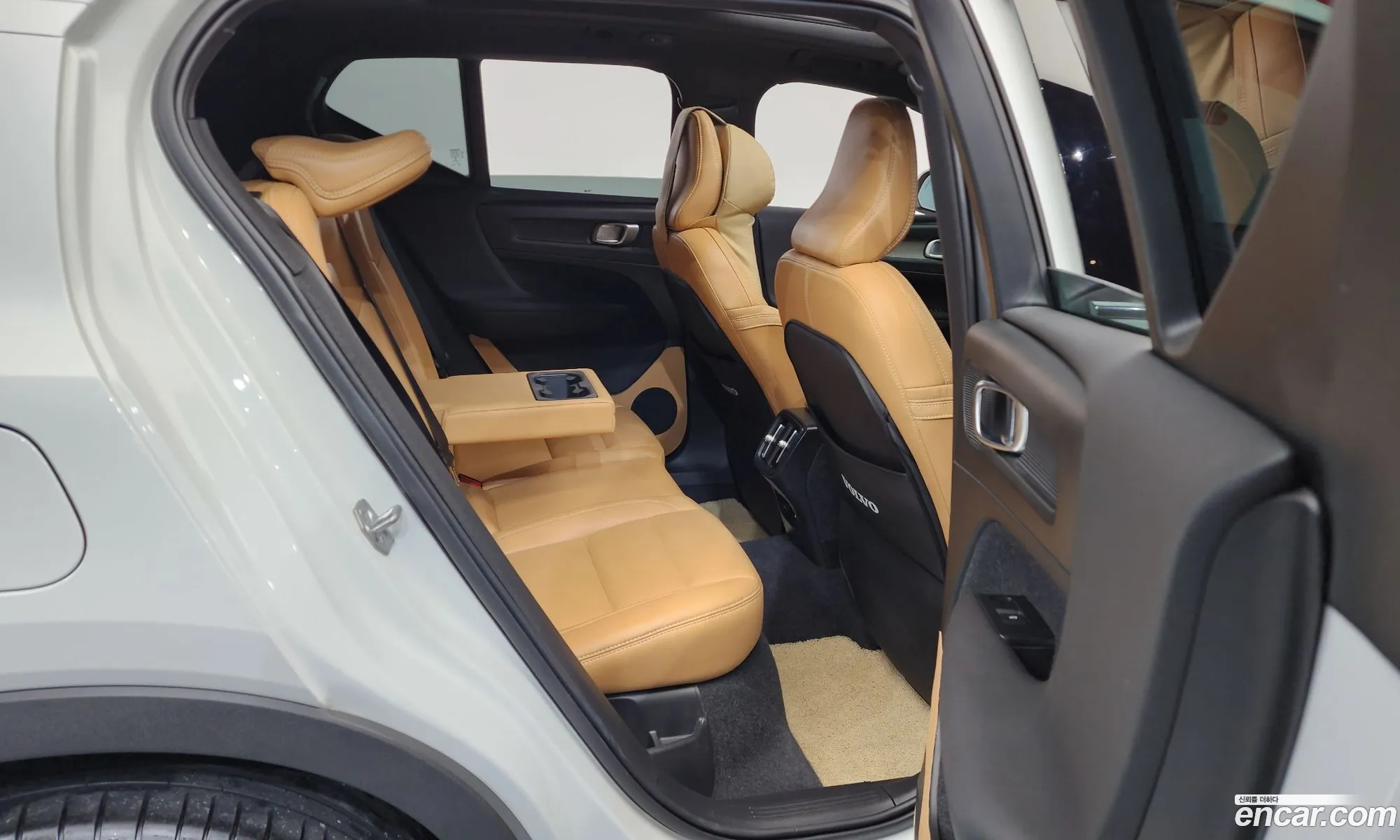 Volvo XC40 2021 — 17
