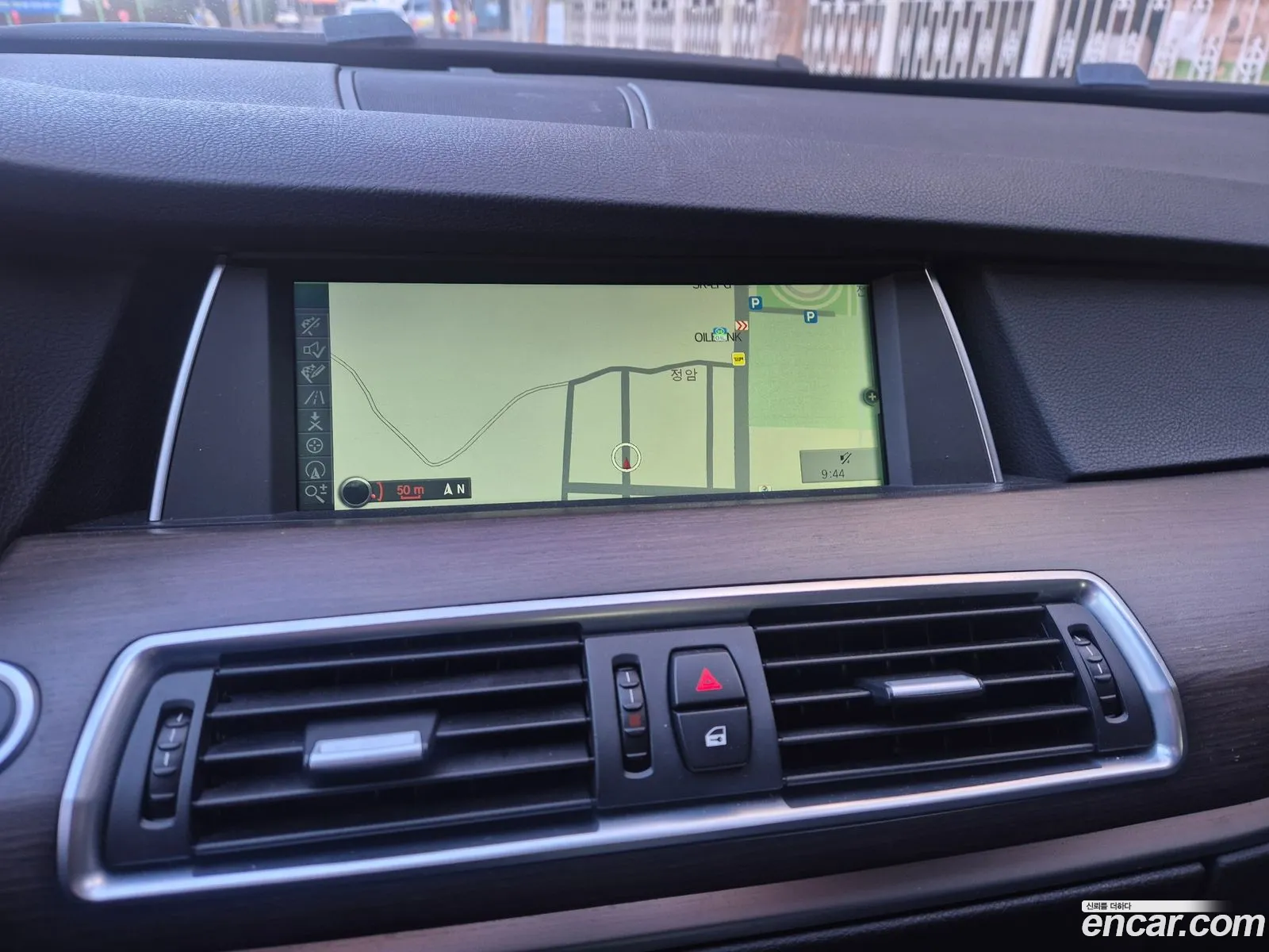 BMW 5 Series GT 2011 — 13