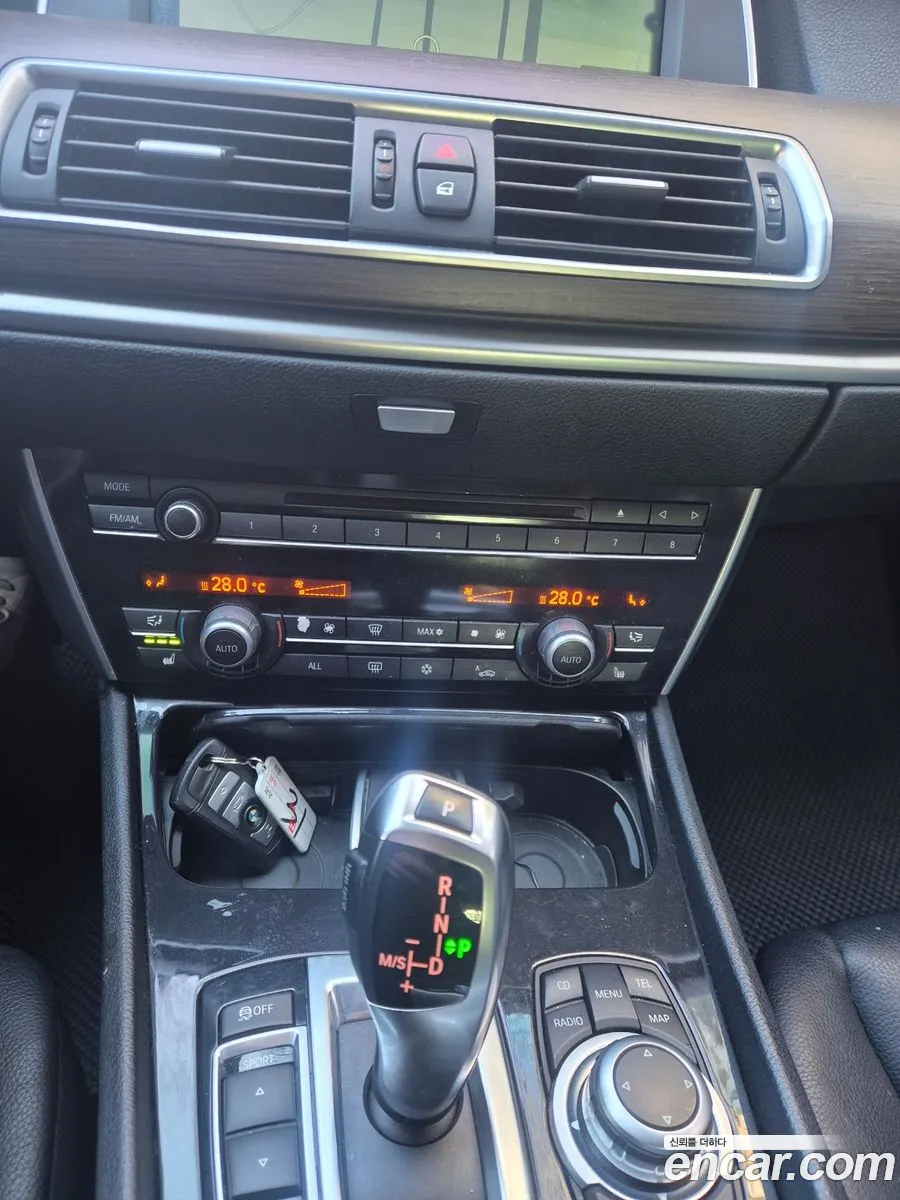 BMW 5 Series GT 2011 — 12