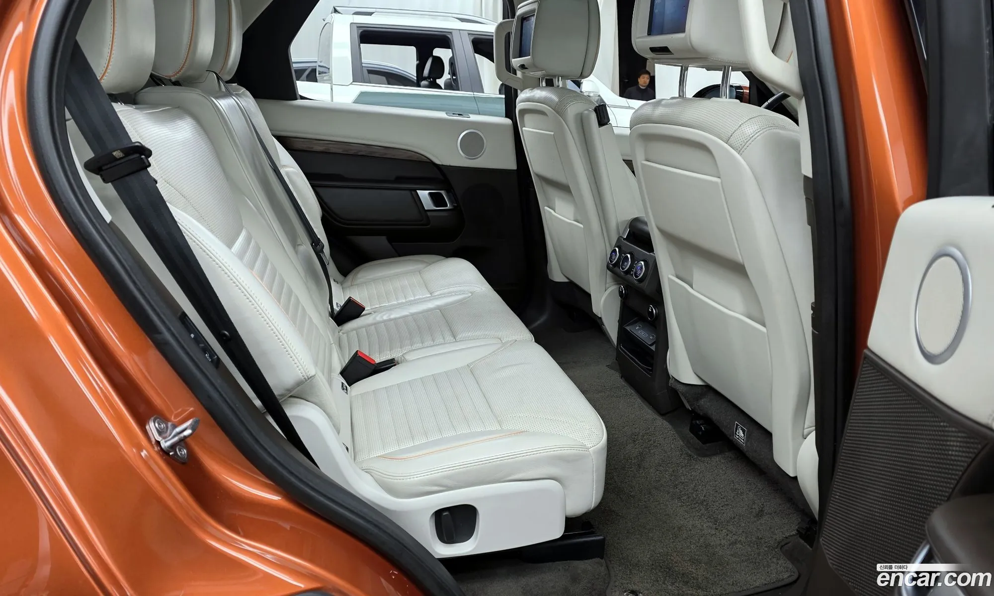 Land Rover Discovery 5 2017 SALRA2BK1HA042156 — 16