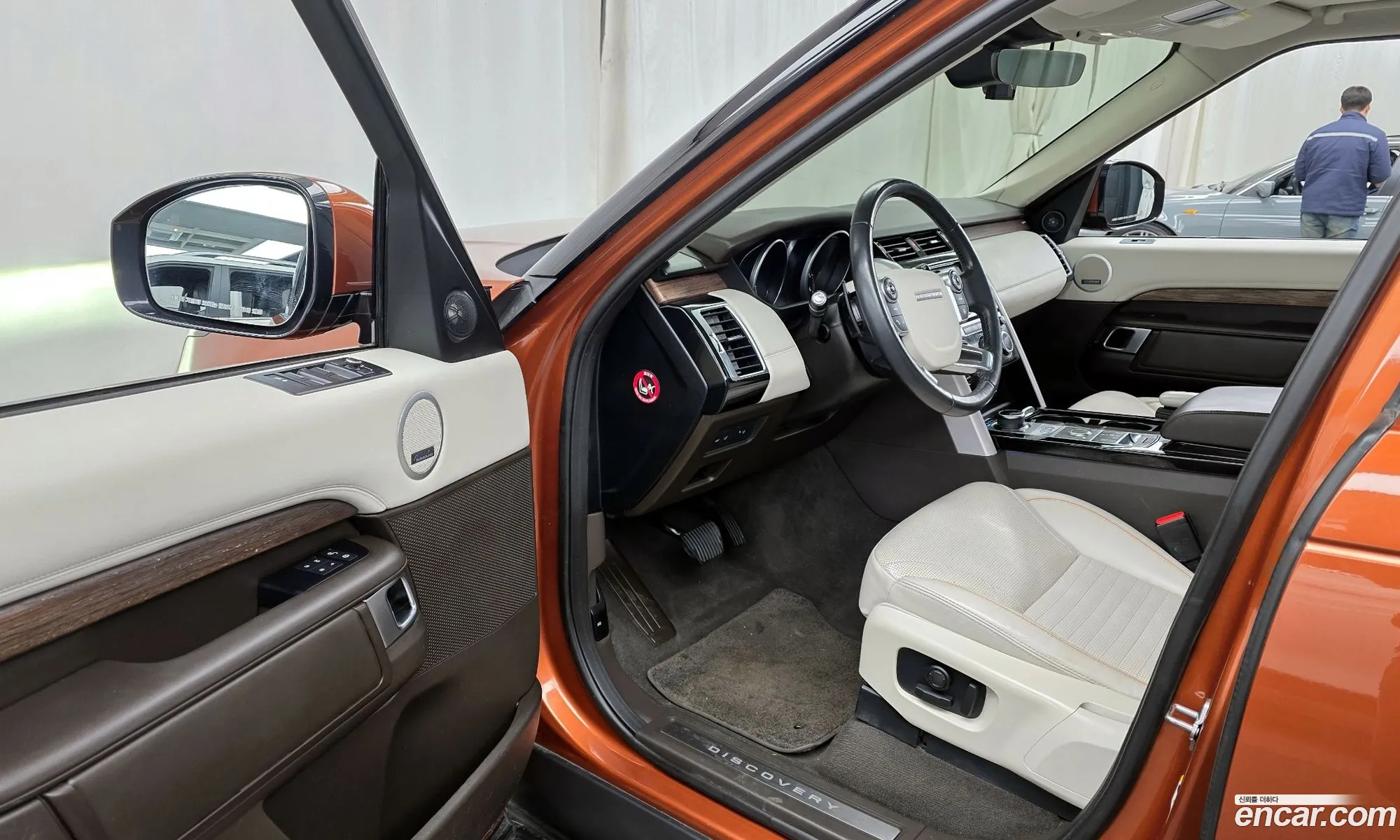 Land Rover Discovery 5 2017 SALRA2BK1HA042156 — 19