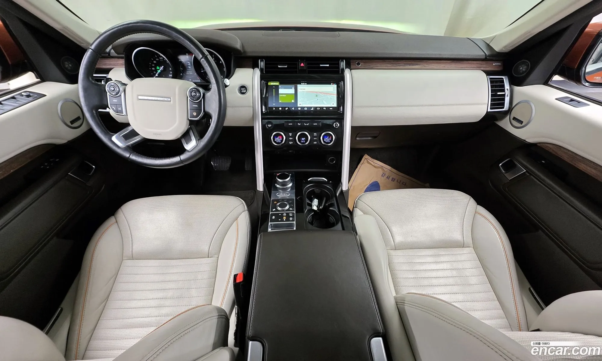 Land Rover Discovery 5 2017 SALRA2BK1HA042156 — 3