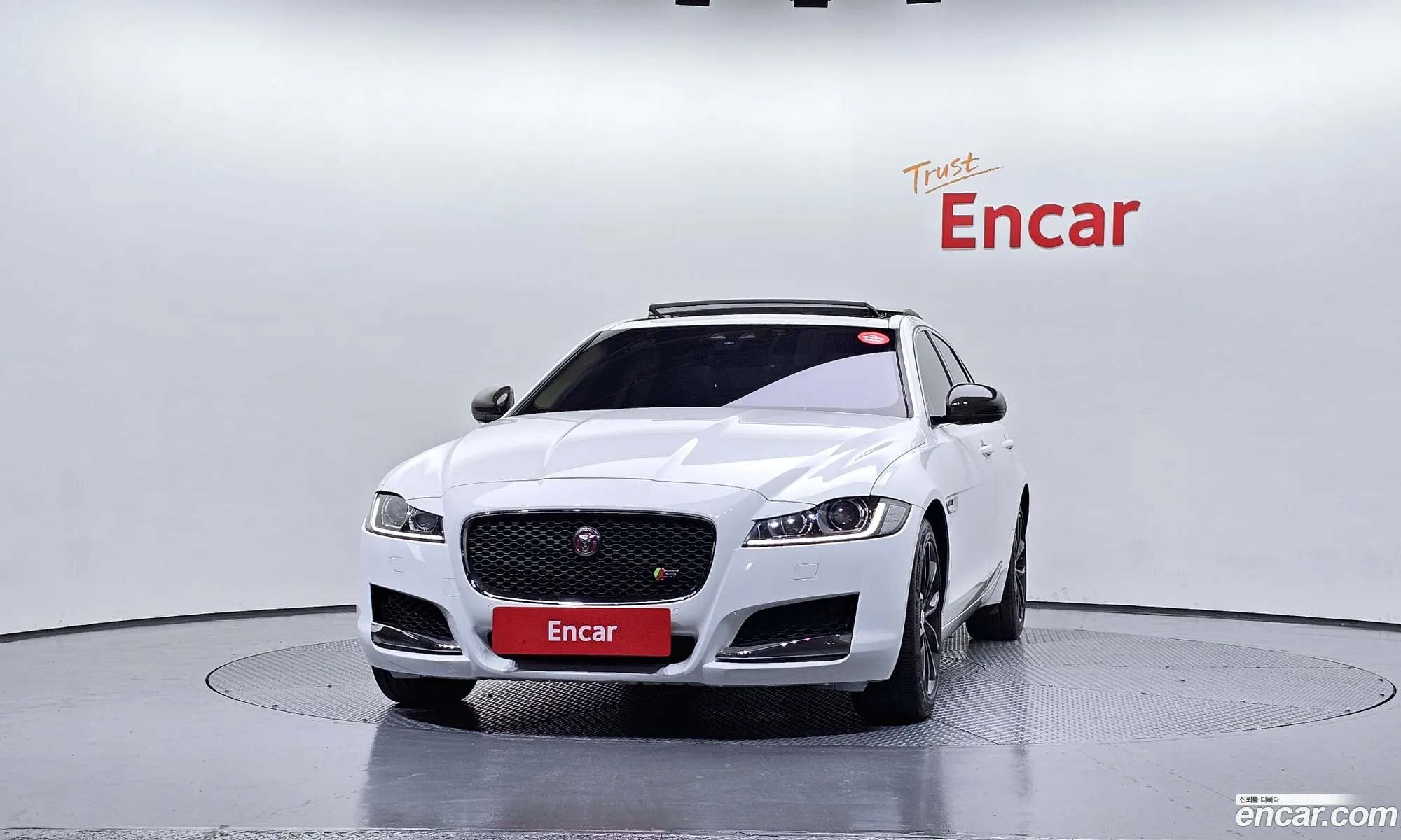 Jaguar XF 2018 — 2