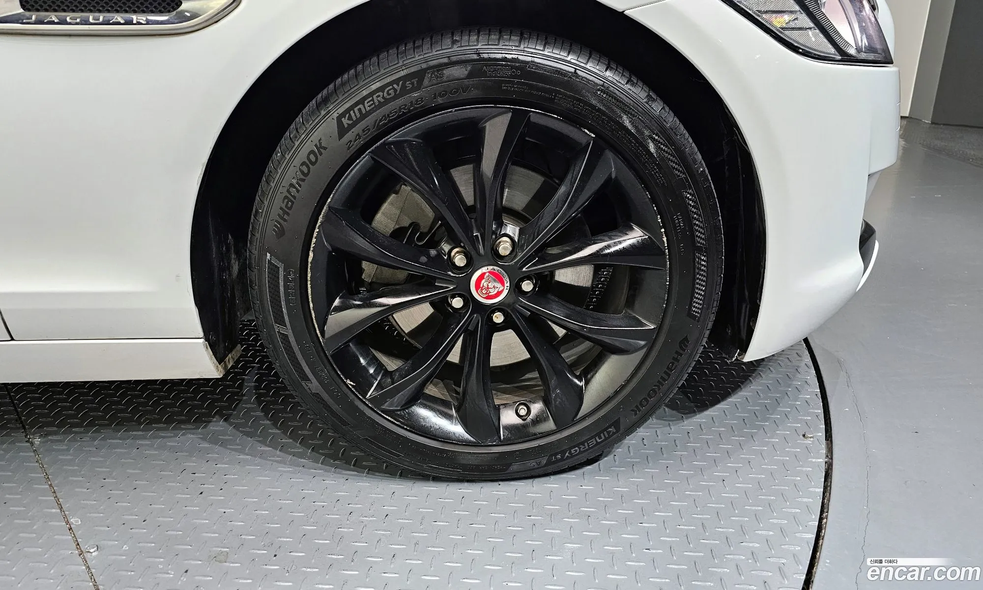 Jaguar XF 2018 — 6
