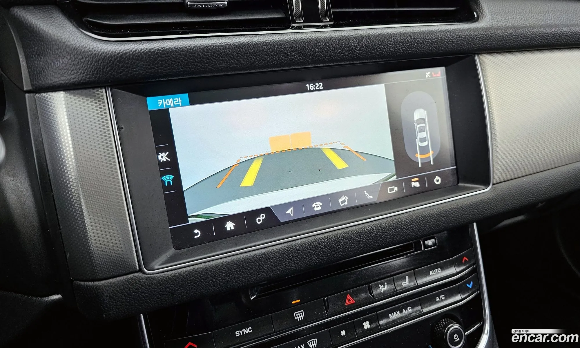 Jaguar XF 2018 — 8