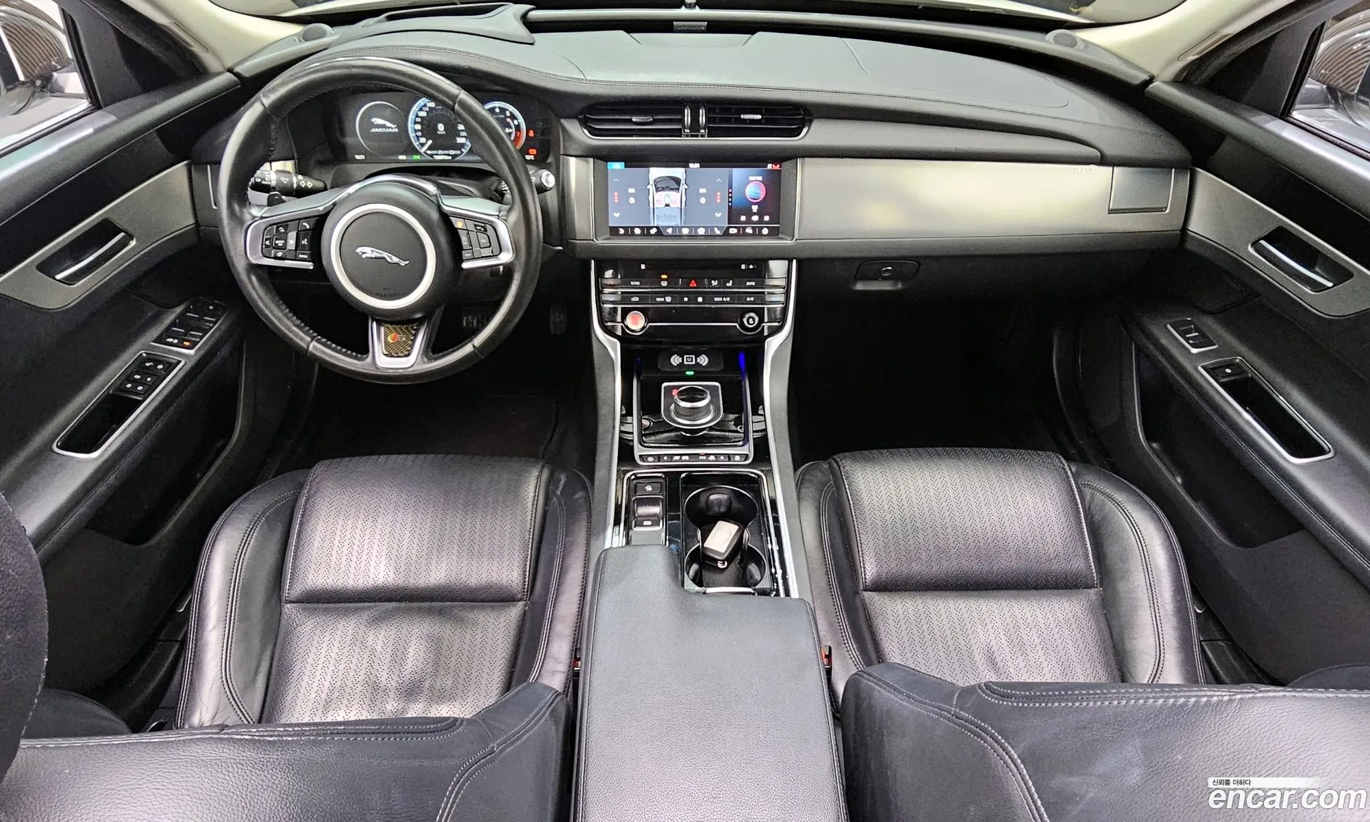 Jaguar XF 2018 — 9