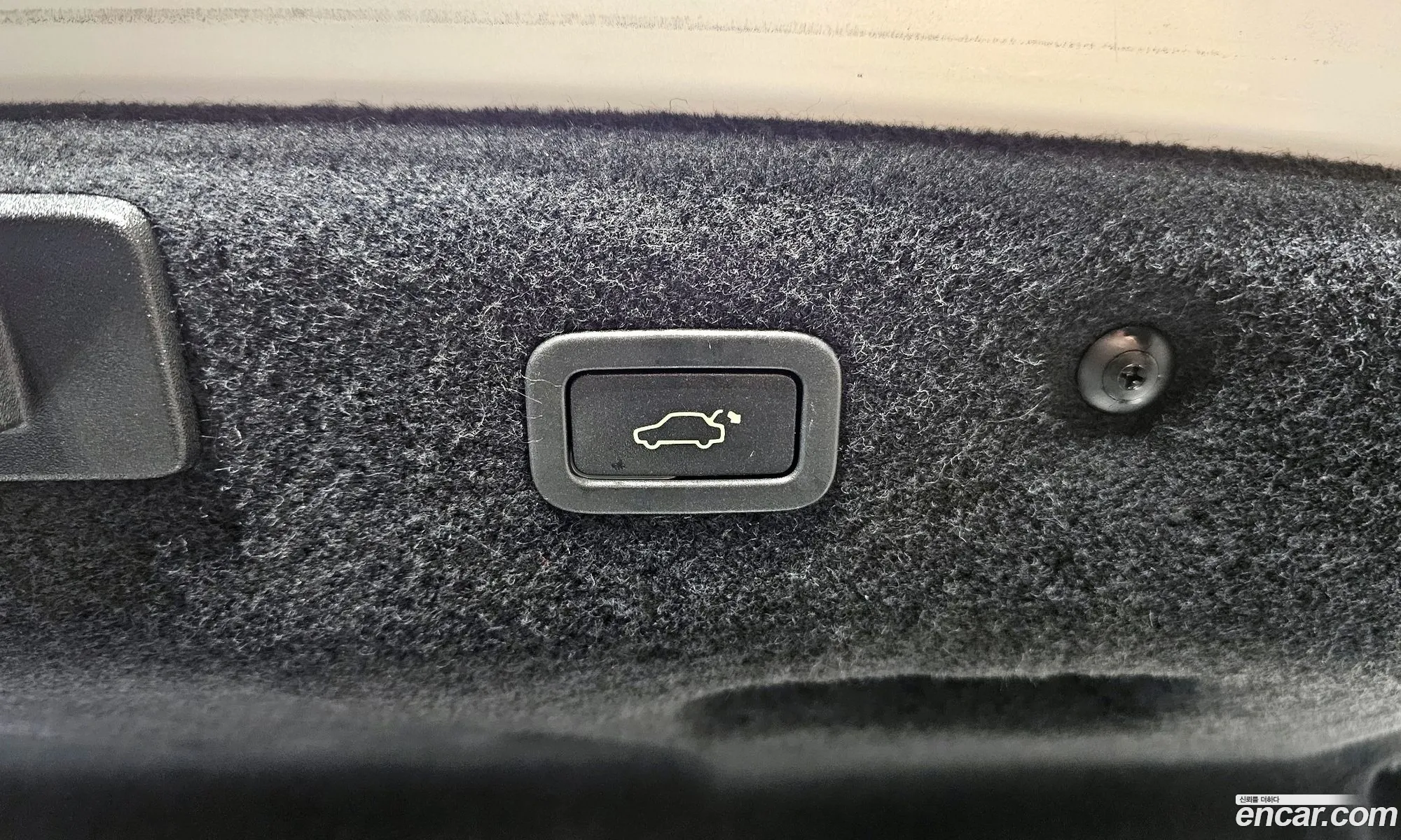 Jaguar XF 2018 — 14