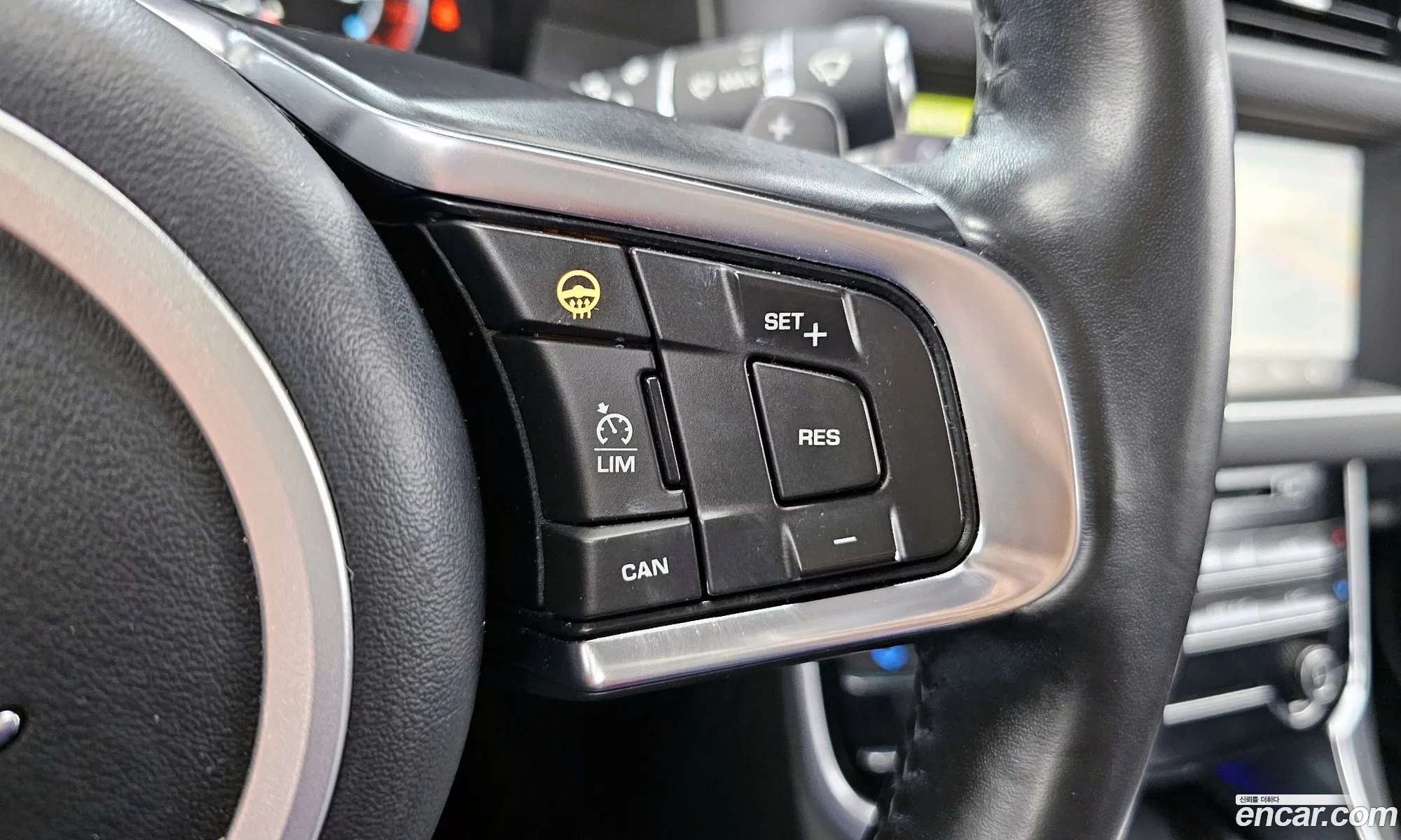 Jaguar XF 2018 — 10