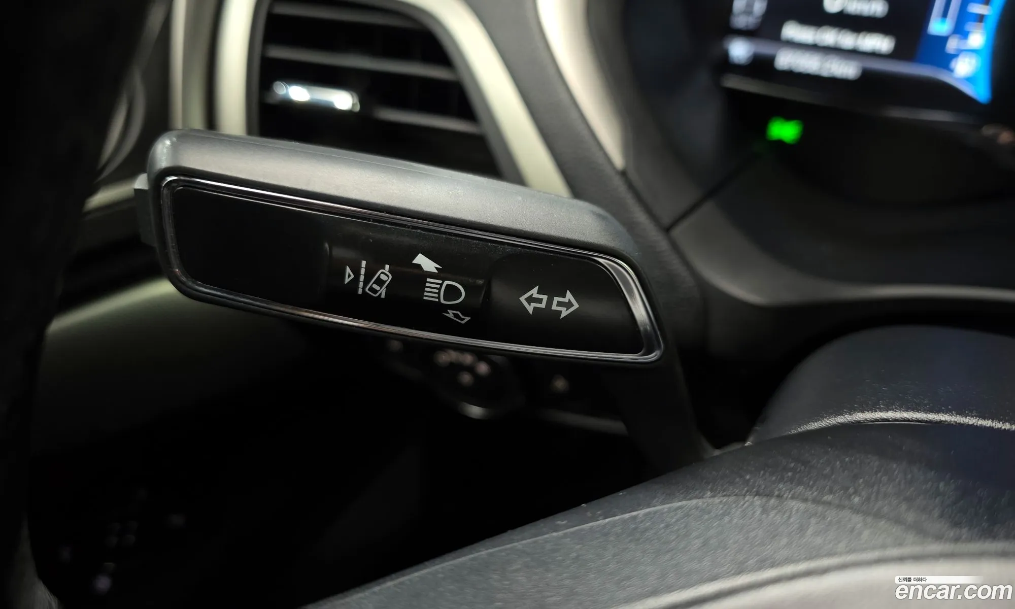 Lincoln MKZ 2017 3LN6L5MU8HR658684 — 16