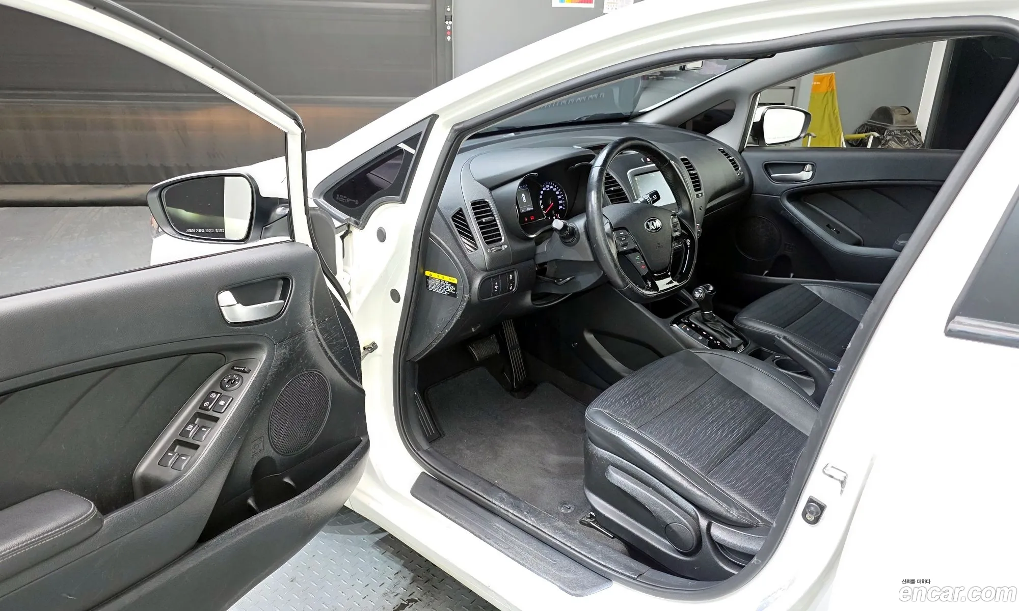 Kia K3 2017 — 17
