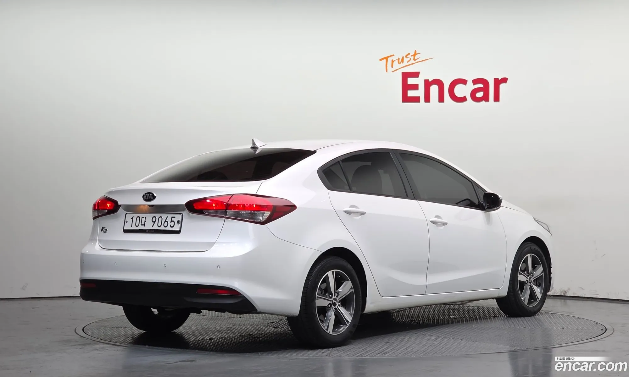 Kia K3 2017 — 18