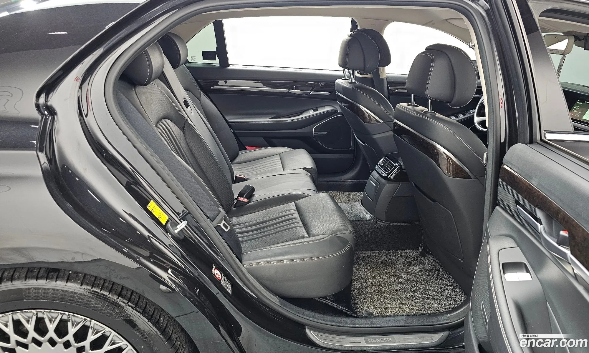 Genesis G90 2019 — 13
