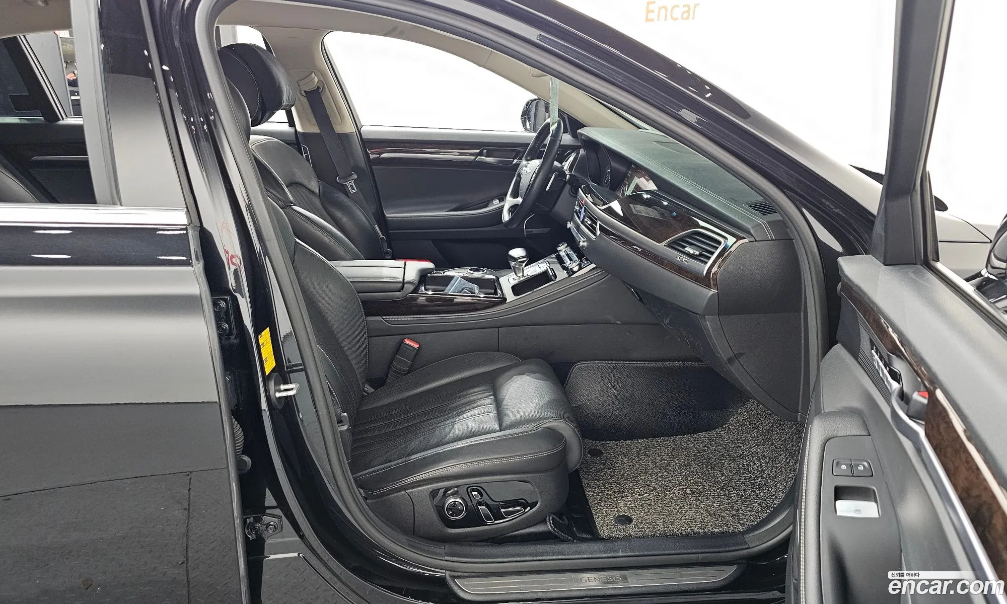 Genesis G90 2019 — 12