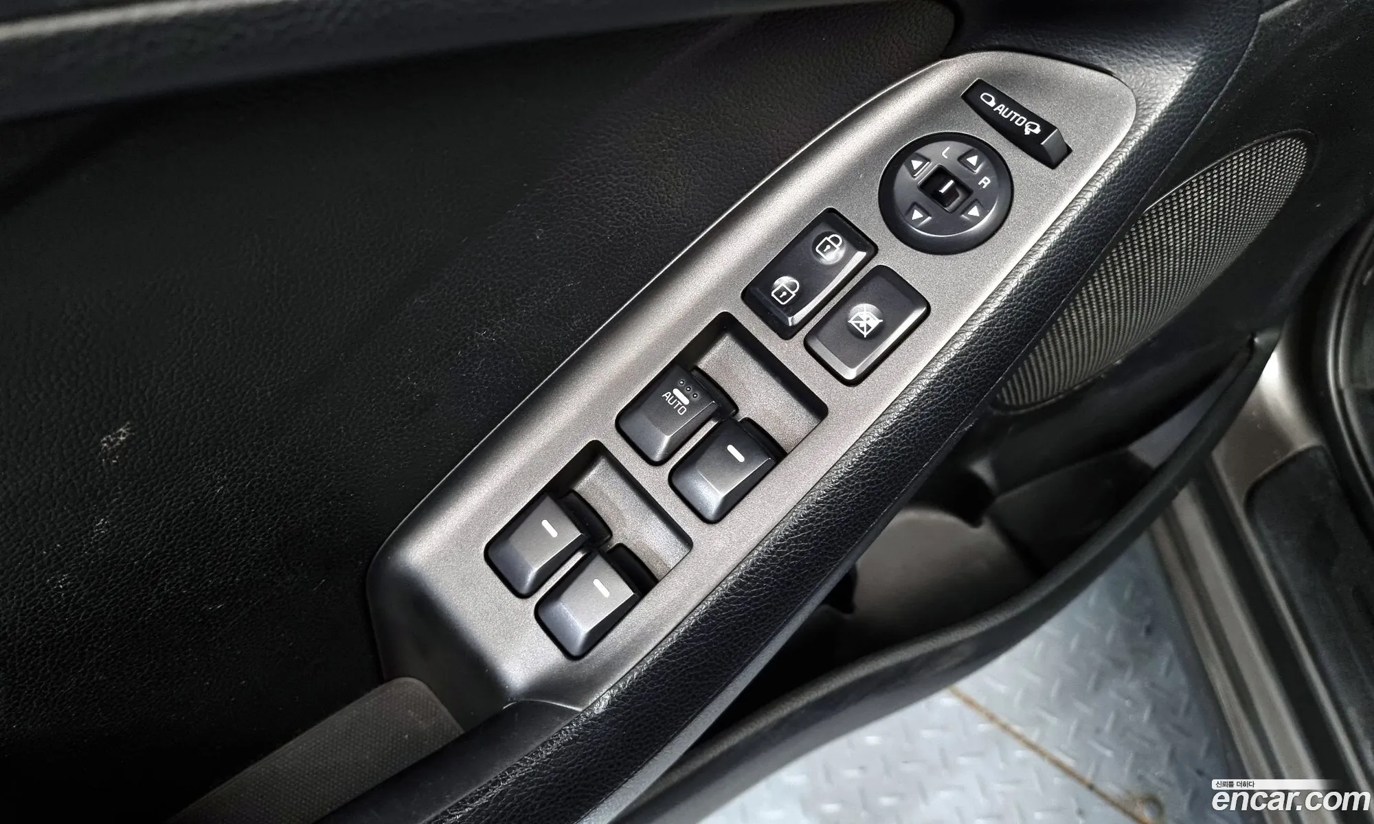 Kia K3 2012 — 19