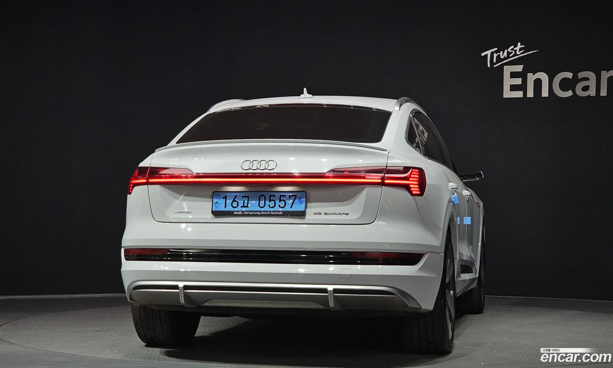 Audi e-tron 2022 — 15