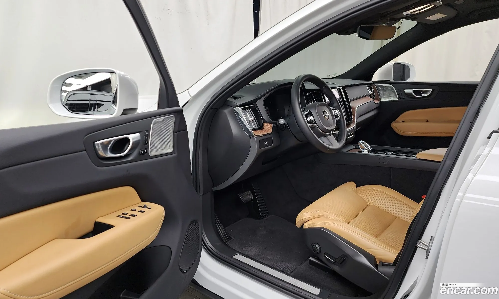 Volvo XC60 2023 LYVUZL122RB780673 — 20