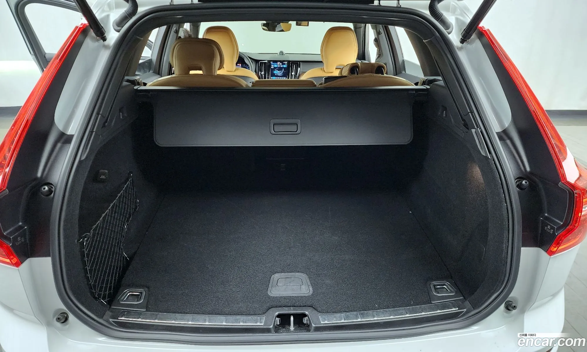 Volvo XC60 2023 LYVUZL122RB780673 — 3