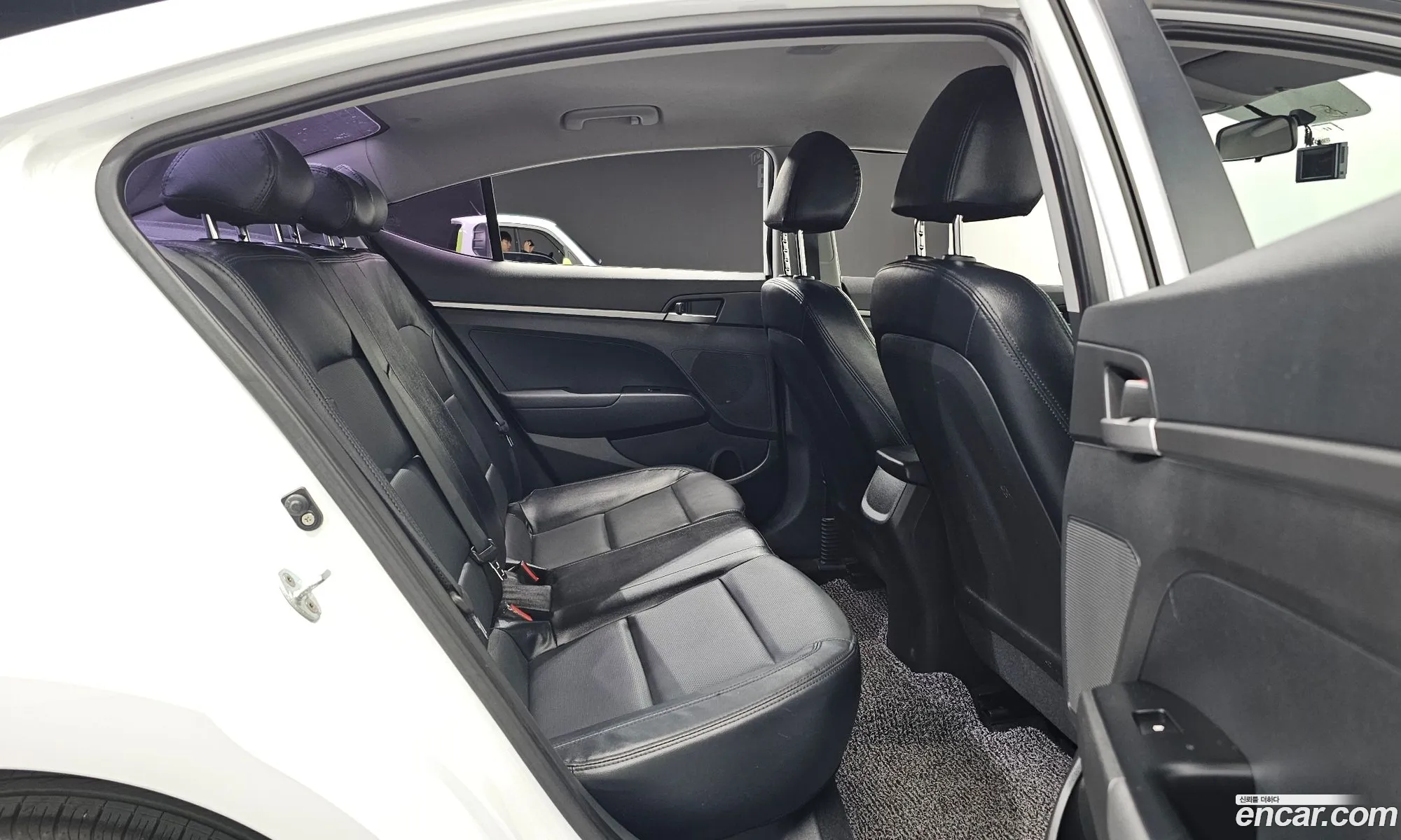 Hyundai Elantra AD 2016 — 8