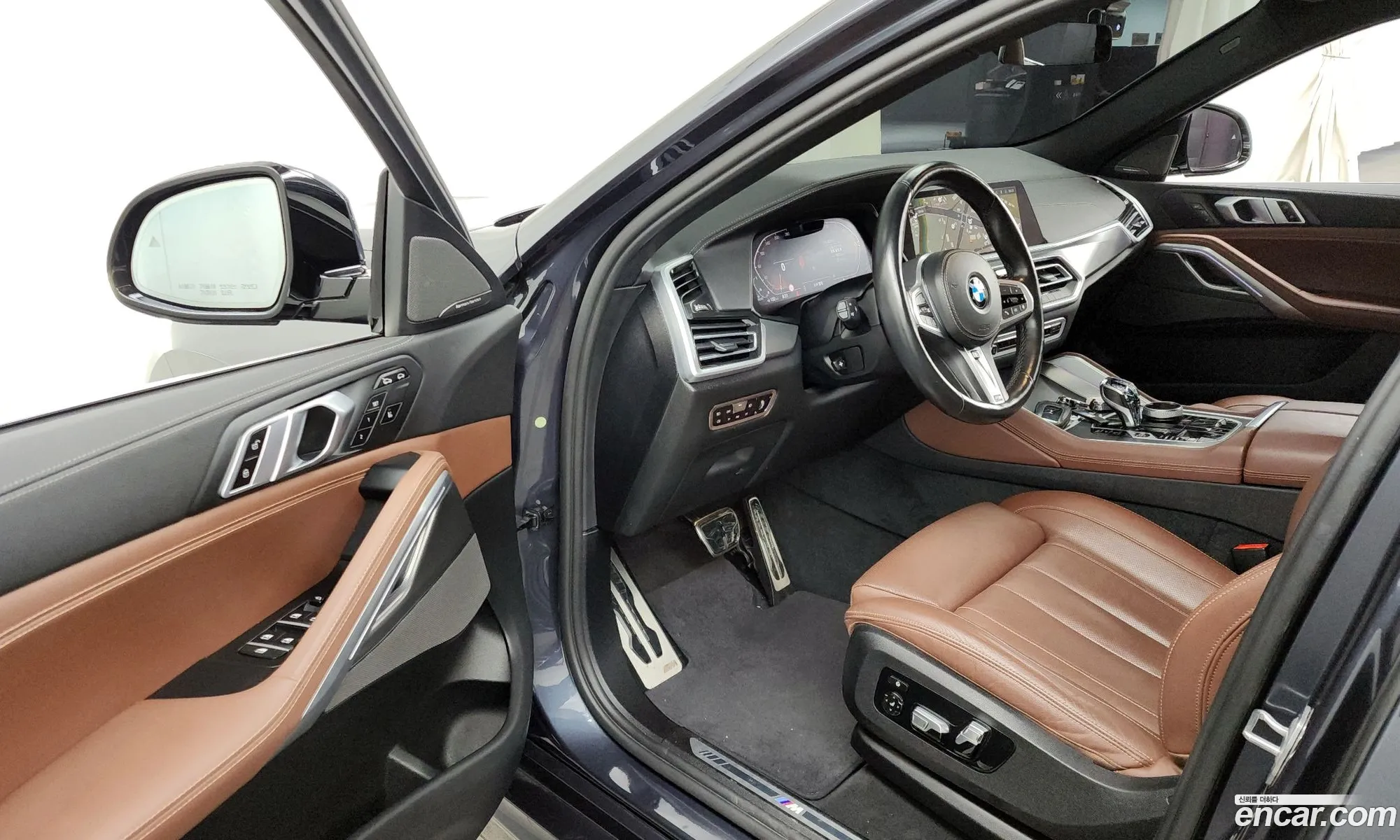 BMW X6 2021 WBAGT8102M9F06174 — 8