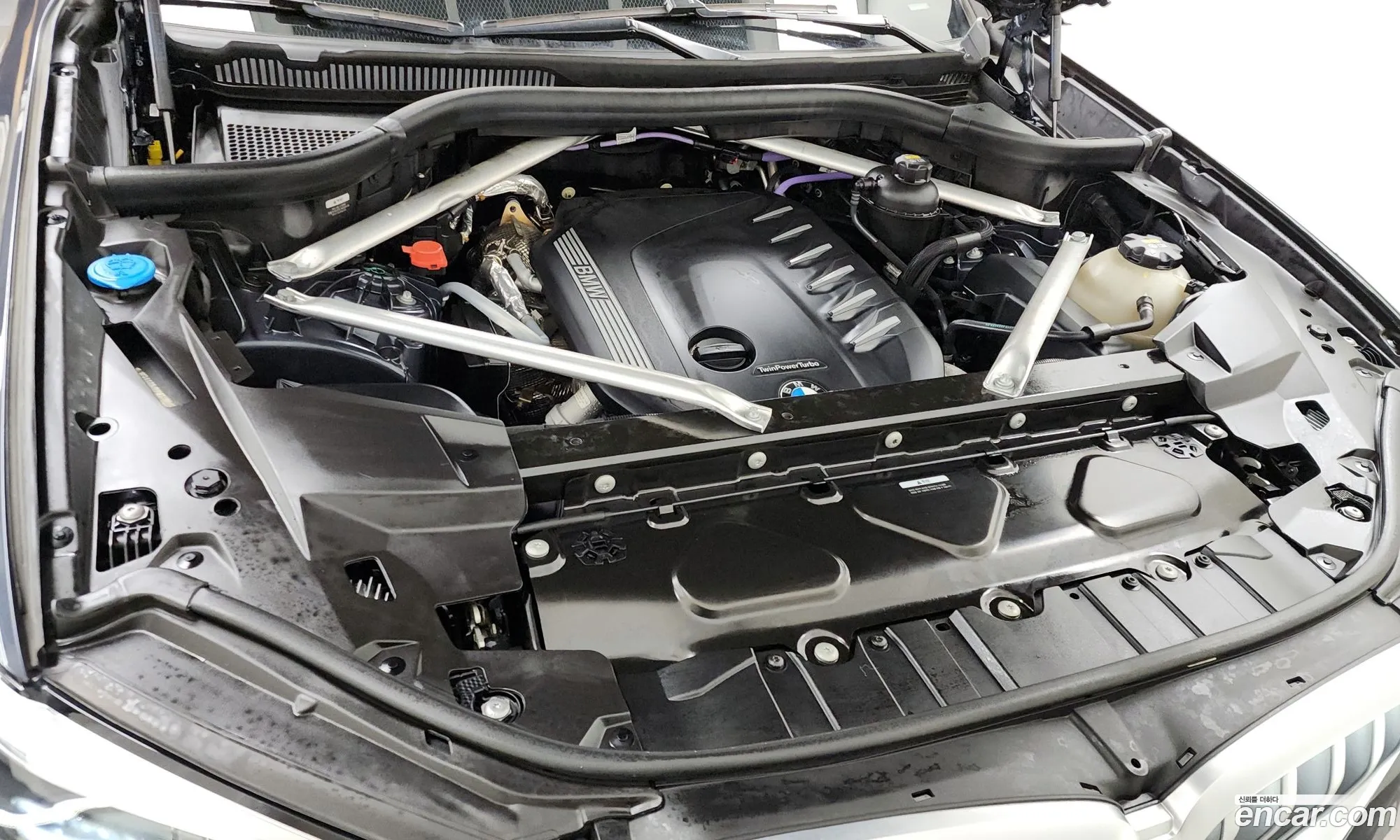 BMW X6 2021 WBAGT8102M9F06174 — 9