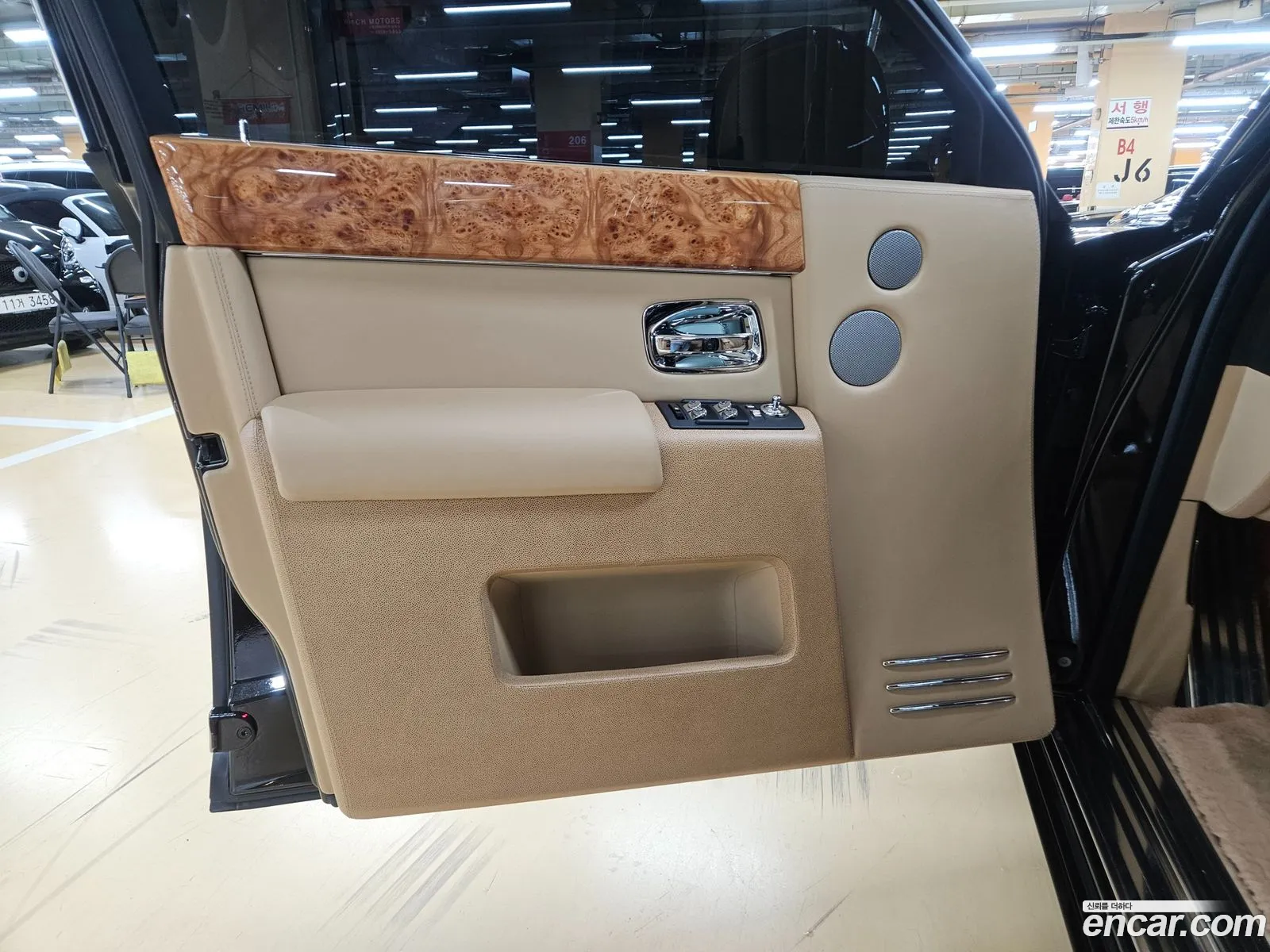 Rolls-Royce Phantom 2014 — 15
