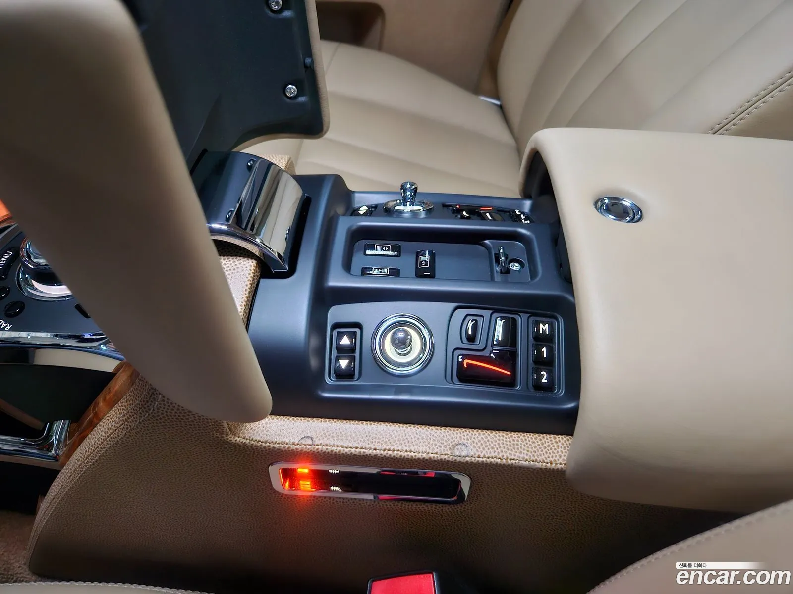 Rolls-Royce Phantom 2014 — 17