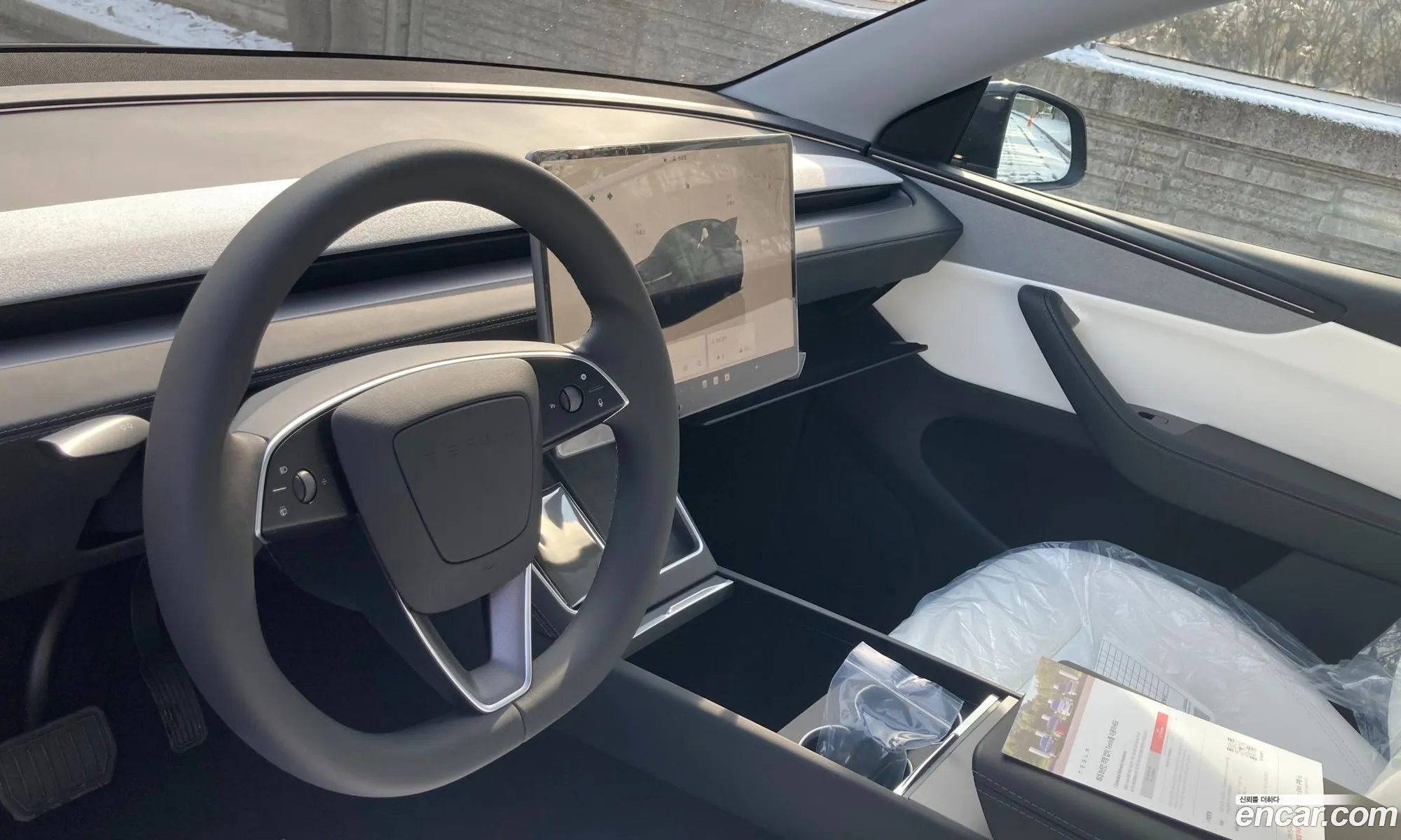 Tesla Model Y 2025 — 12