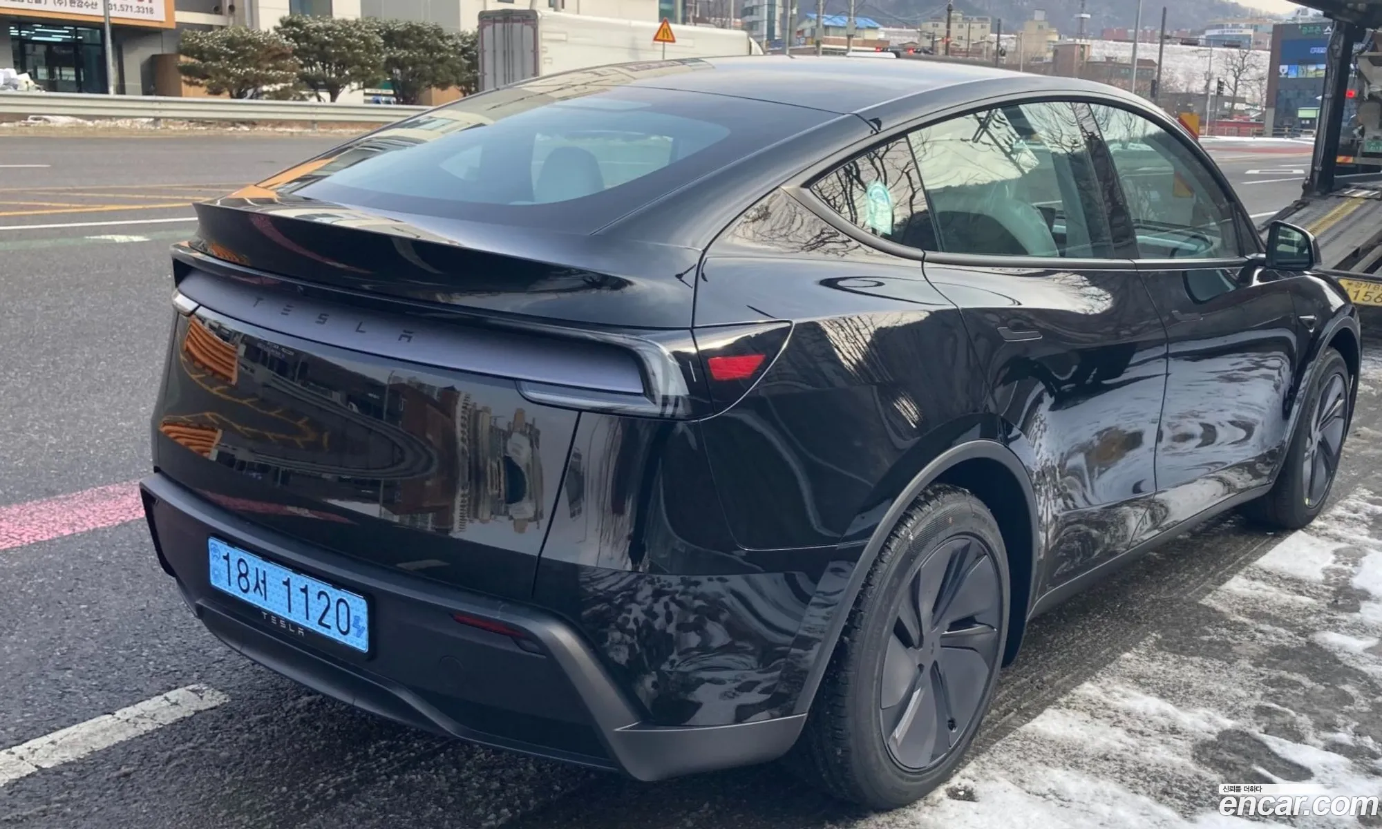 Tesla Model Y 2025 — 6