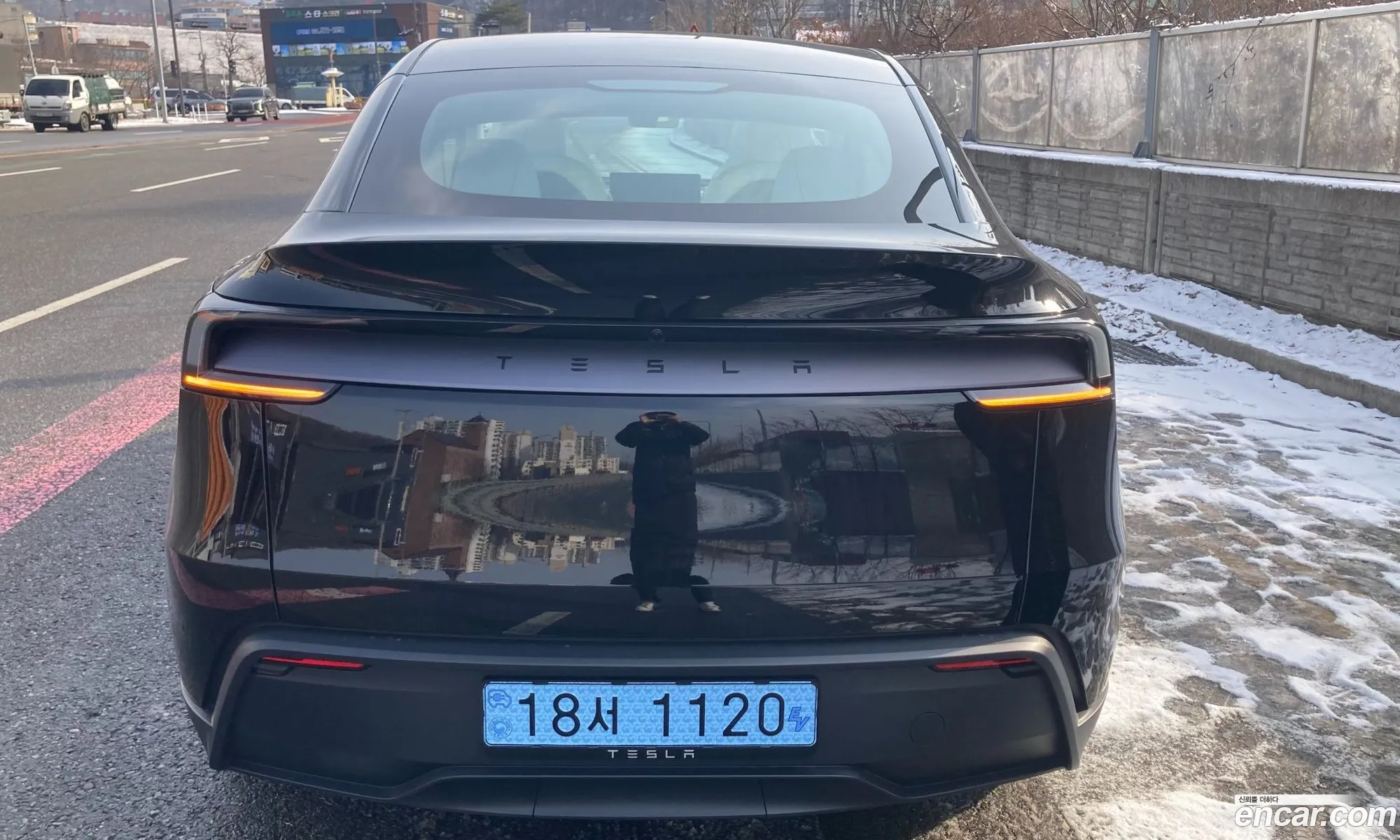 Tesla Model Y 2025 — 11