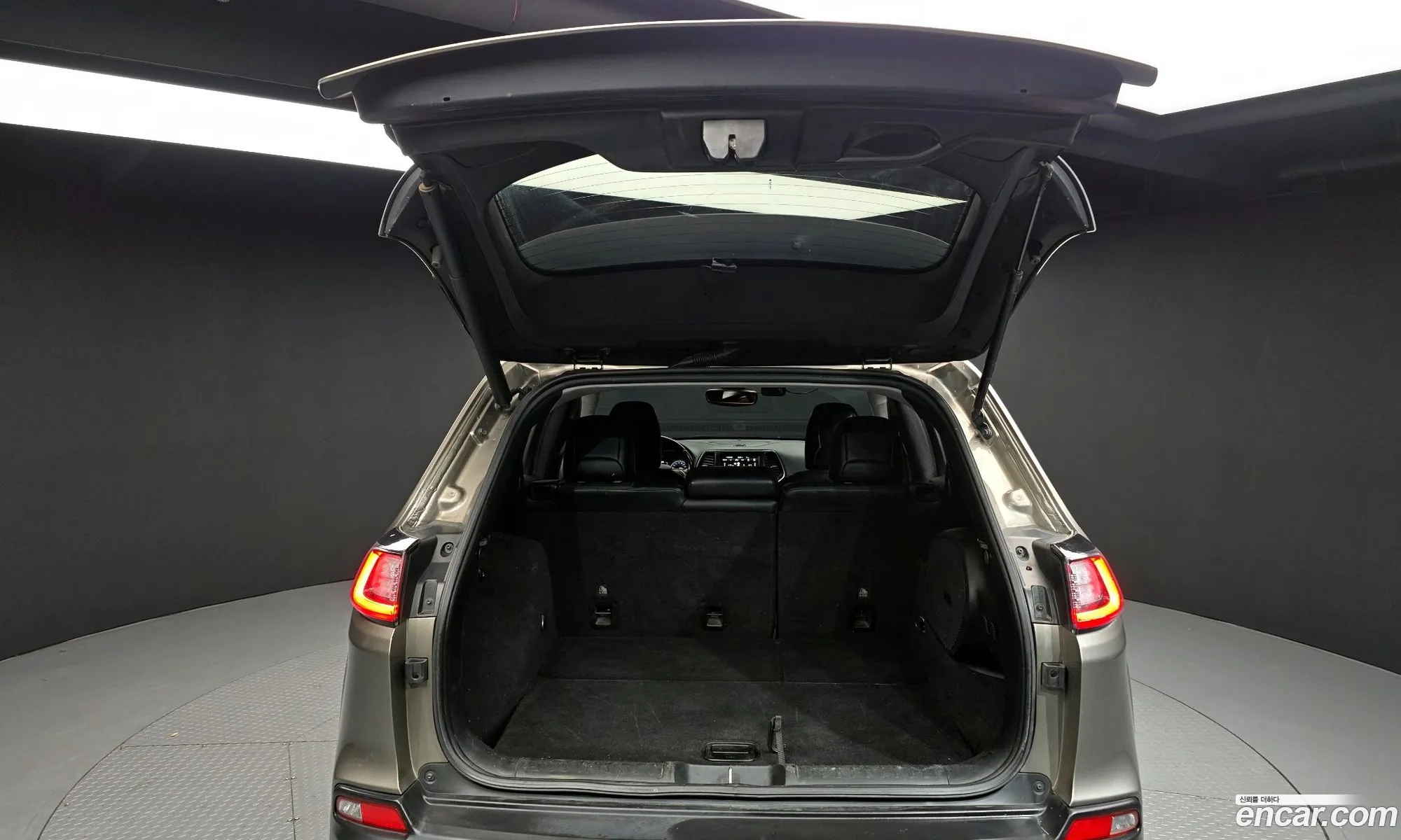 Jeep Cherokee 2019 1C4PJMCB8KD124884 — 8