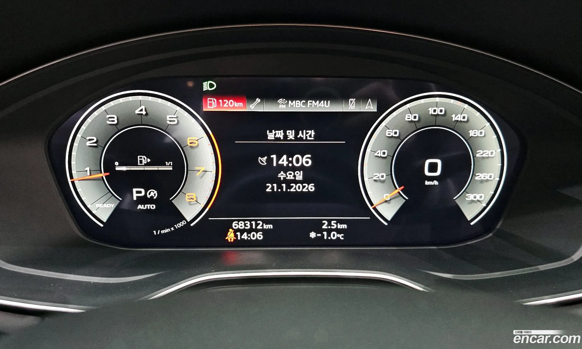 Audi A5 2022 WAUZZZF5 — 9
