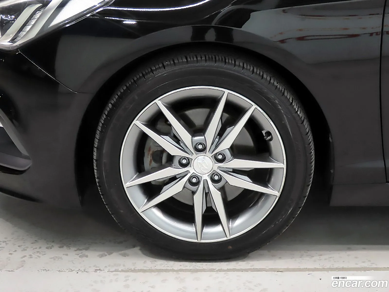 Hyundai LF Sonata 2016 — 15
