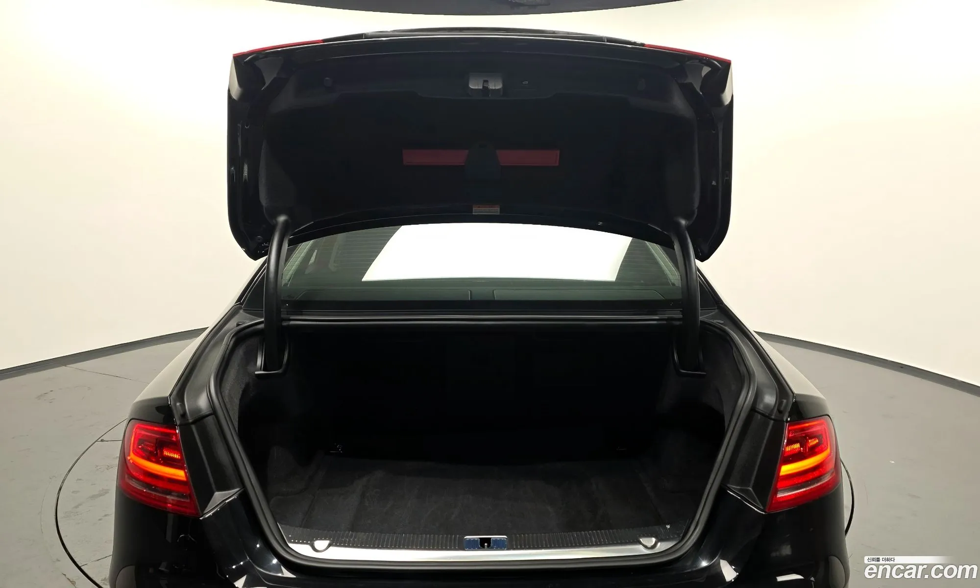 Audi A8 2013 WAUZZZ4H6DN033348 — 18