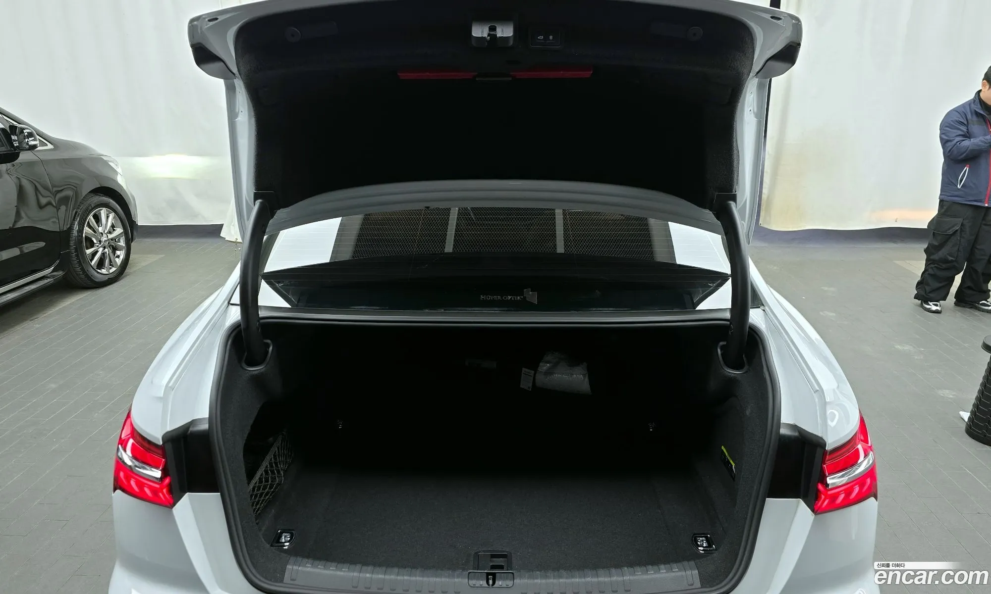 Audi A6 2020 WAUZZZF2XLN077165 — 17