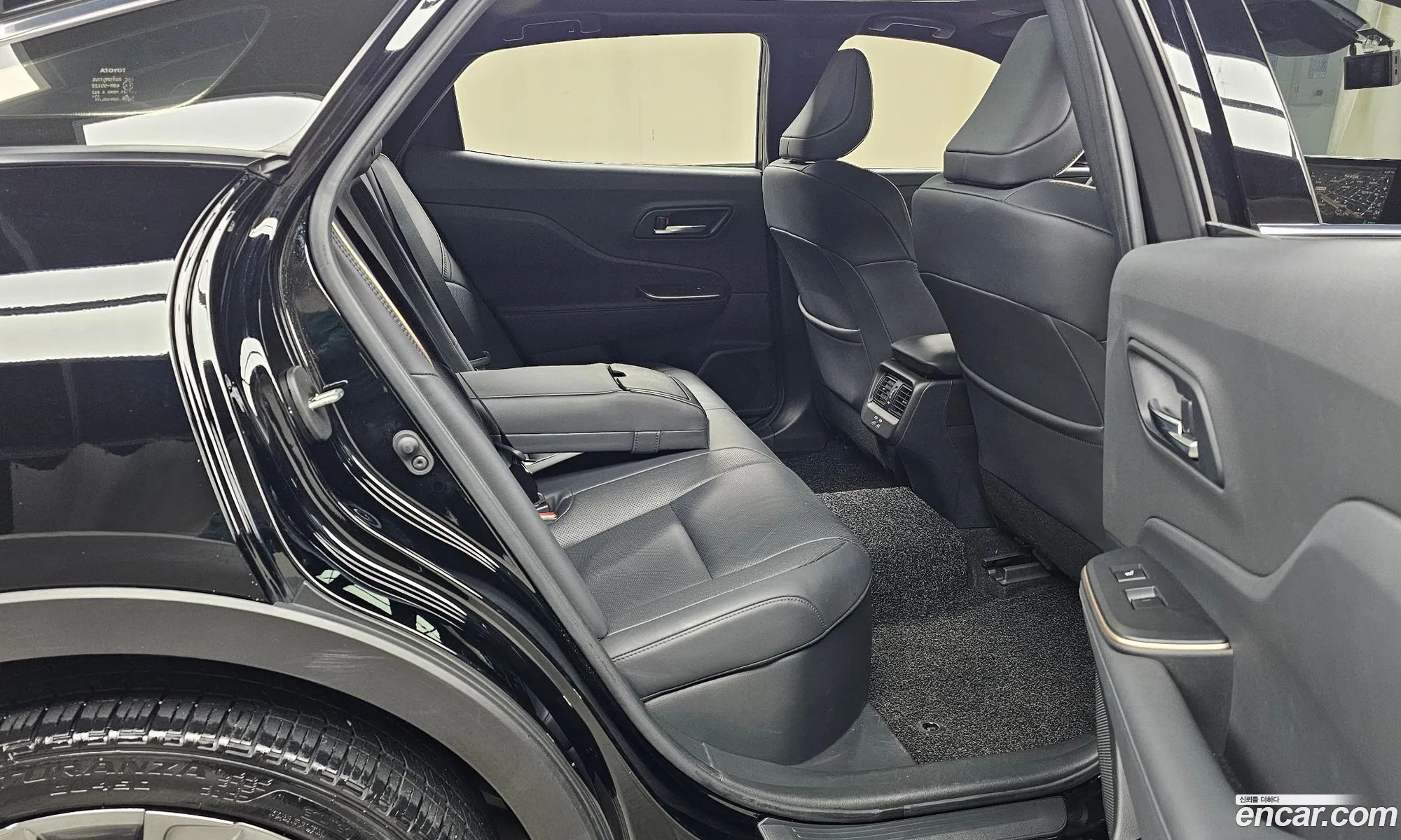 Toyota Crown Crossover 2023 JTDAAAAF7P3015128 — 19