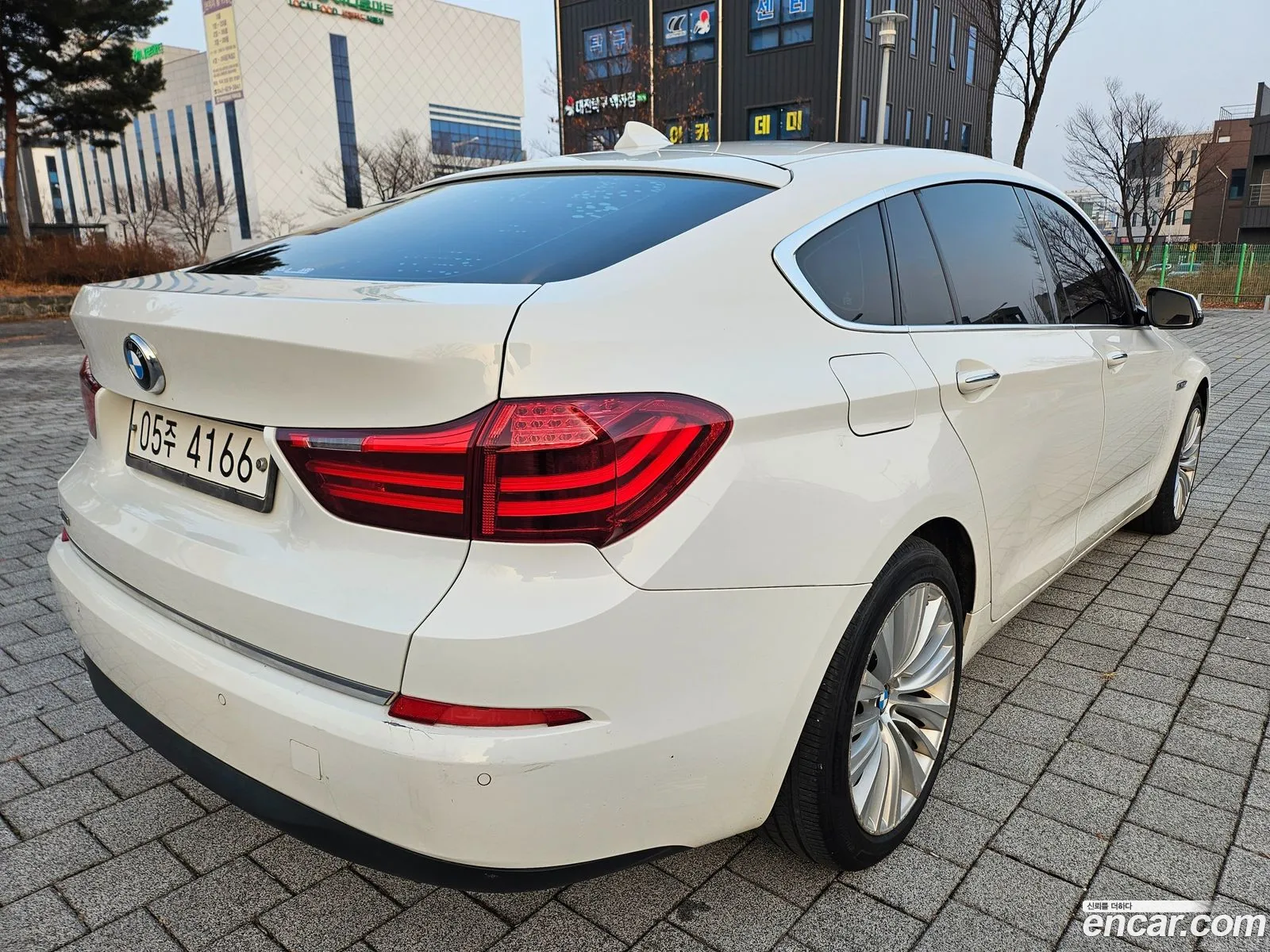 BMW 5 Series GT 2016 — 10