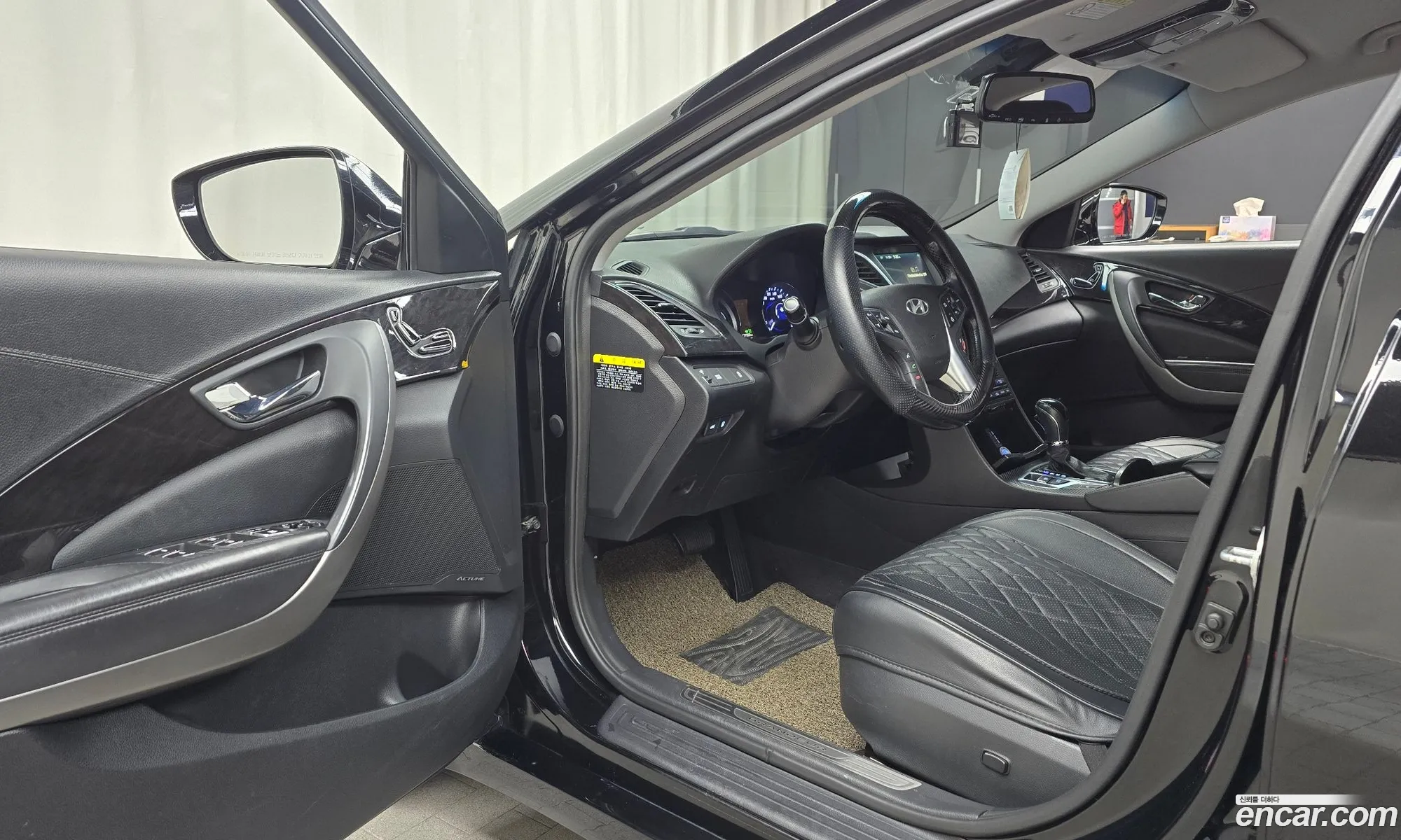 Hyundai Grandeur HG Hybrid 2015 — 18